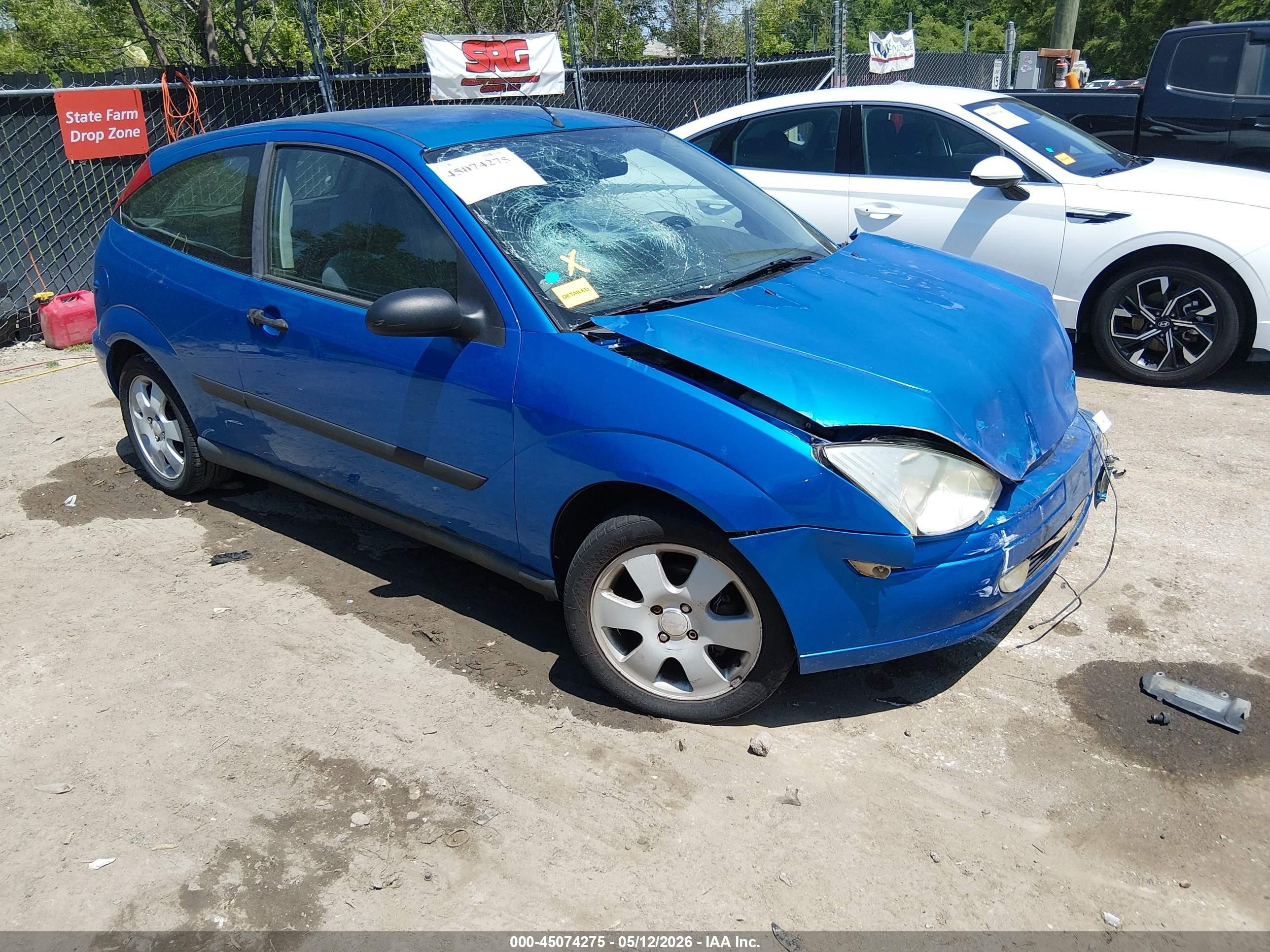 2001 Ford Focus ZX3, VIN 3FAFP31391R250893 — Перед