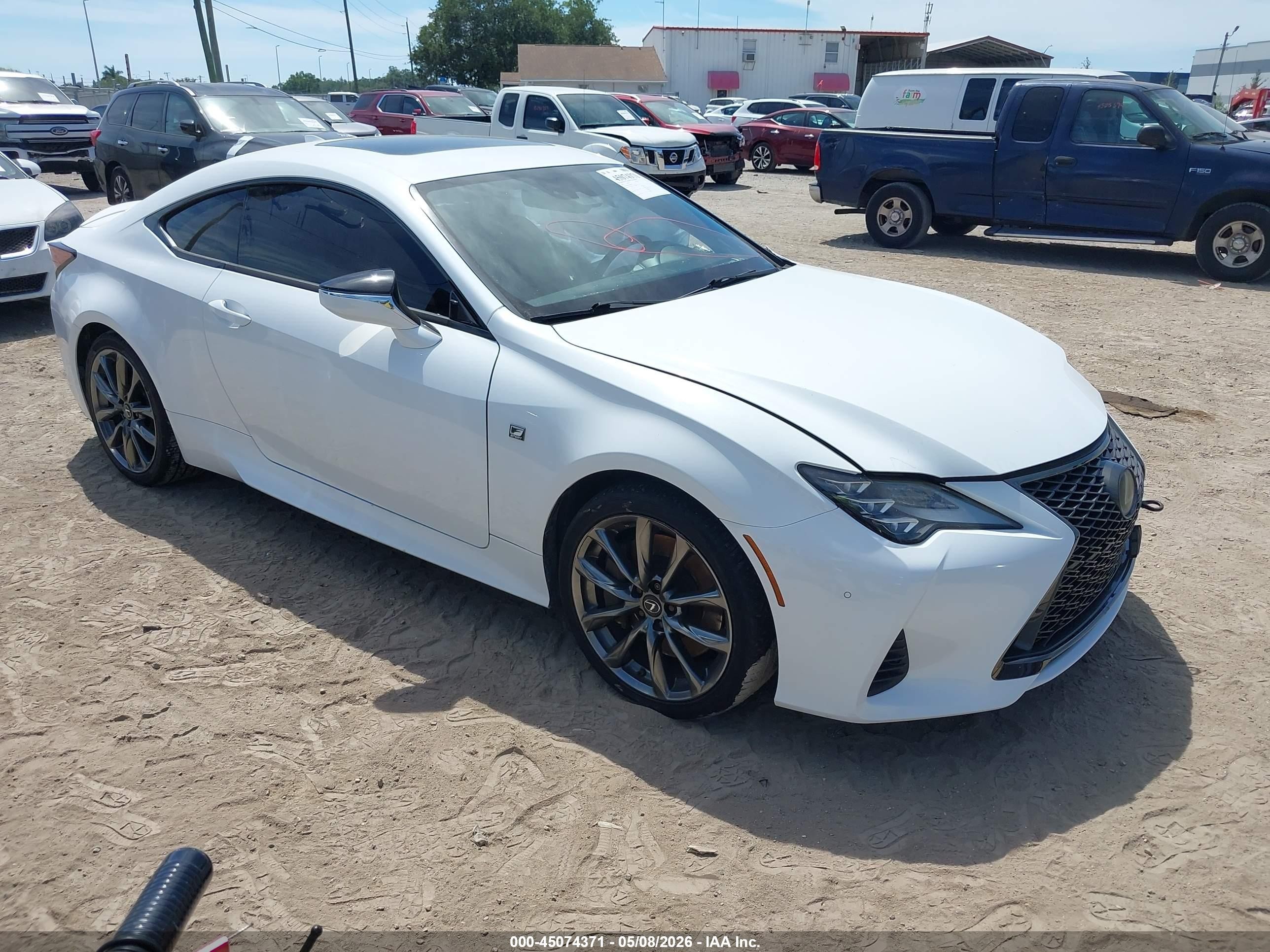 2019 Lexus RC 350, VIN JTHHZ5BC9K5019731 — Side