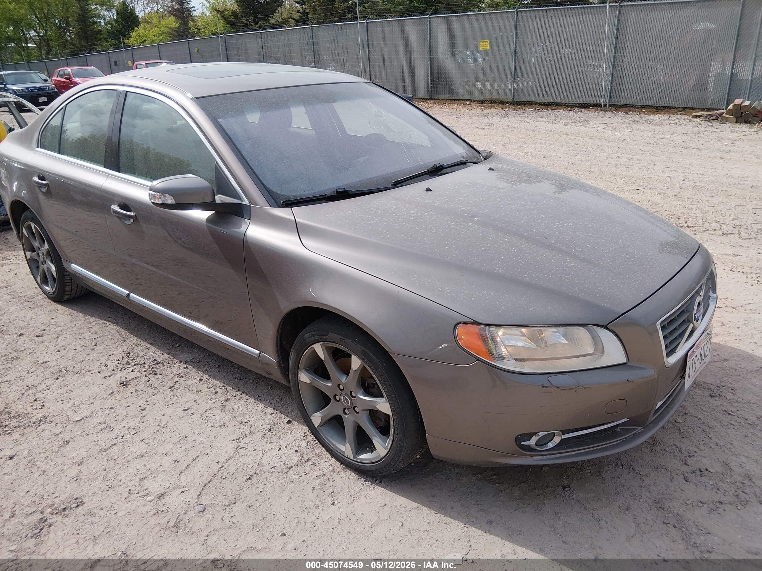 2011 Volvo S80 3.2L, VIN YV1952AS4B1139592 — Град