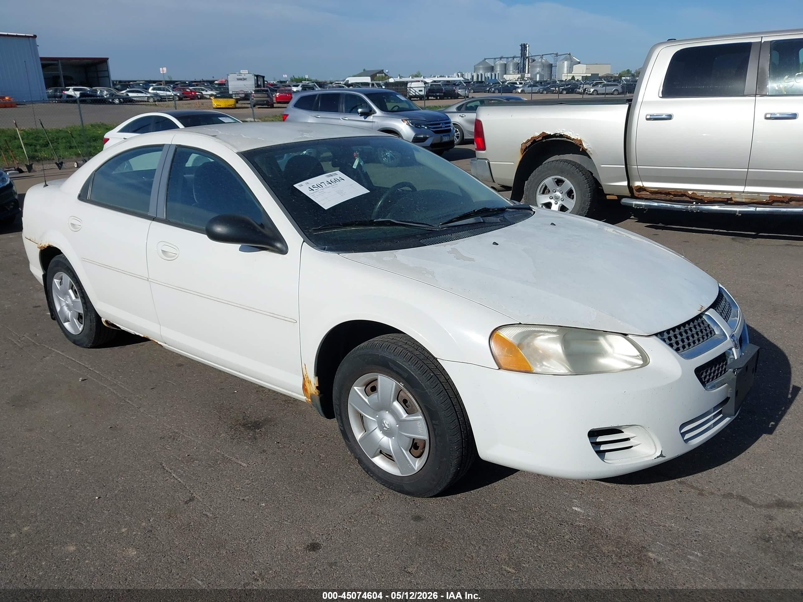 2005 Dodge Stratus SXT, VIN 1B3EL46T55N600658 — Front end