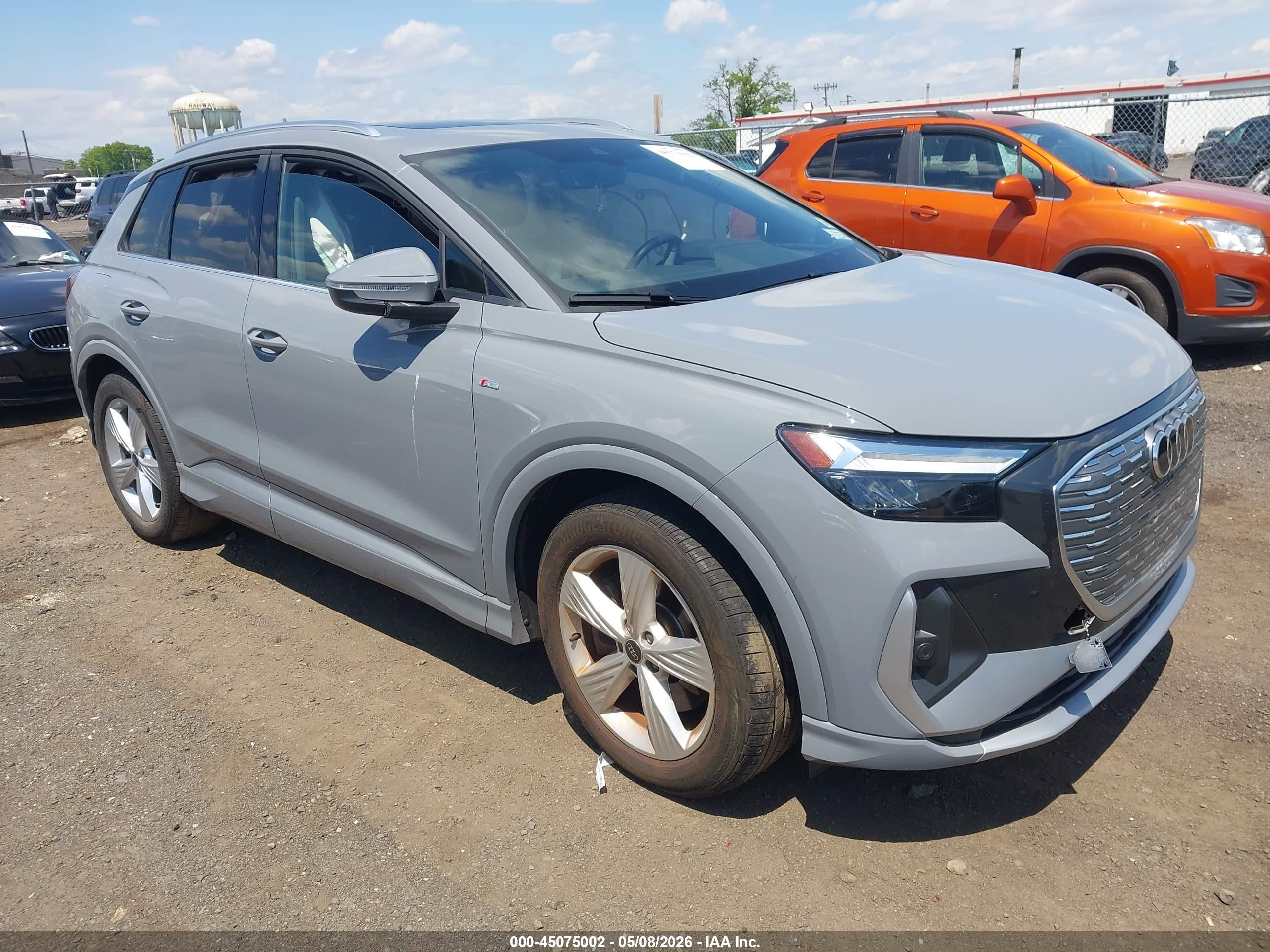 2024 Audi Q4 e-tron Premium, VIN WA1KUBFZ4RP077631 — Перед