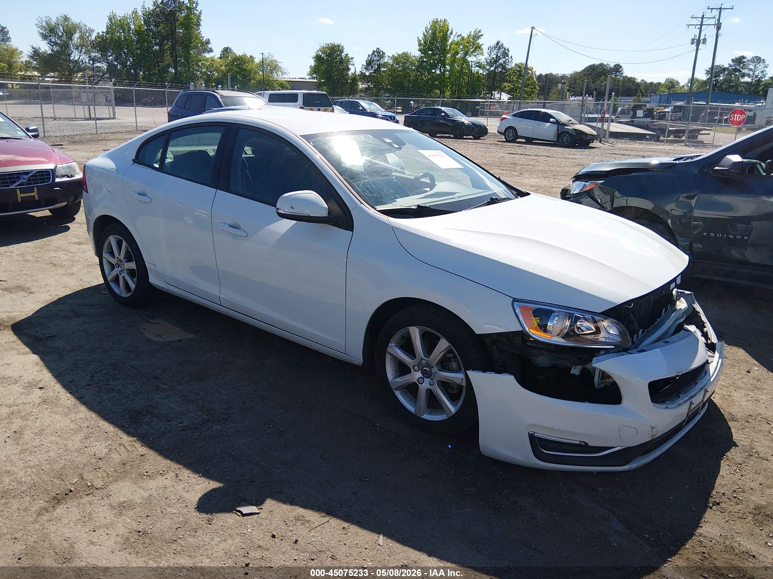 2016 Volvo S60 T5 Drive-E, VIN YV126MFJXG2391908 — Front end