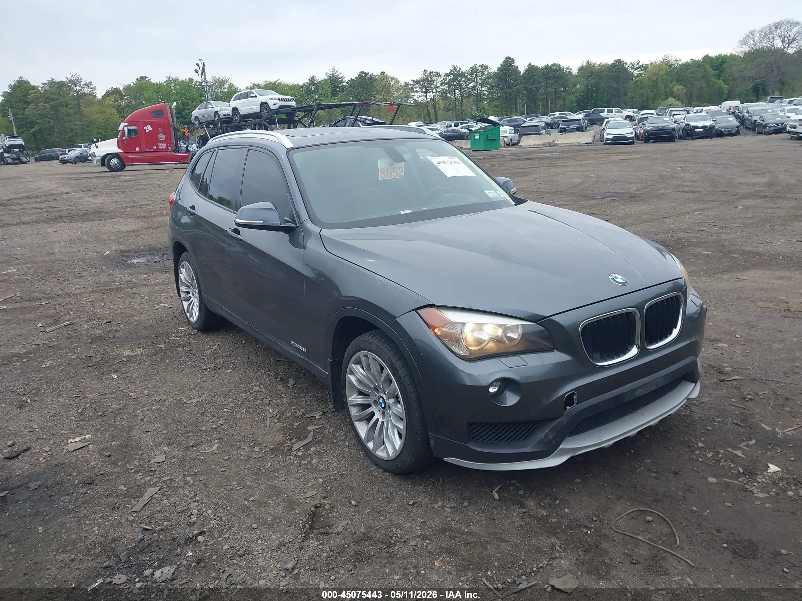 2015 BMW X1 xDrive28i, VIN WBAVL1C50FVY30352 — Normal wear