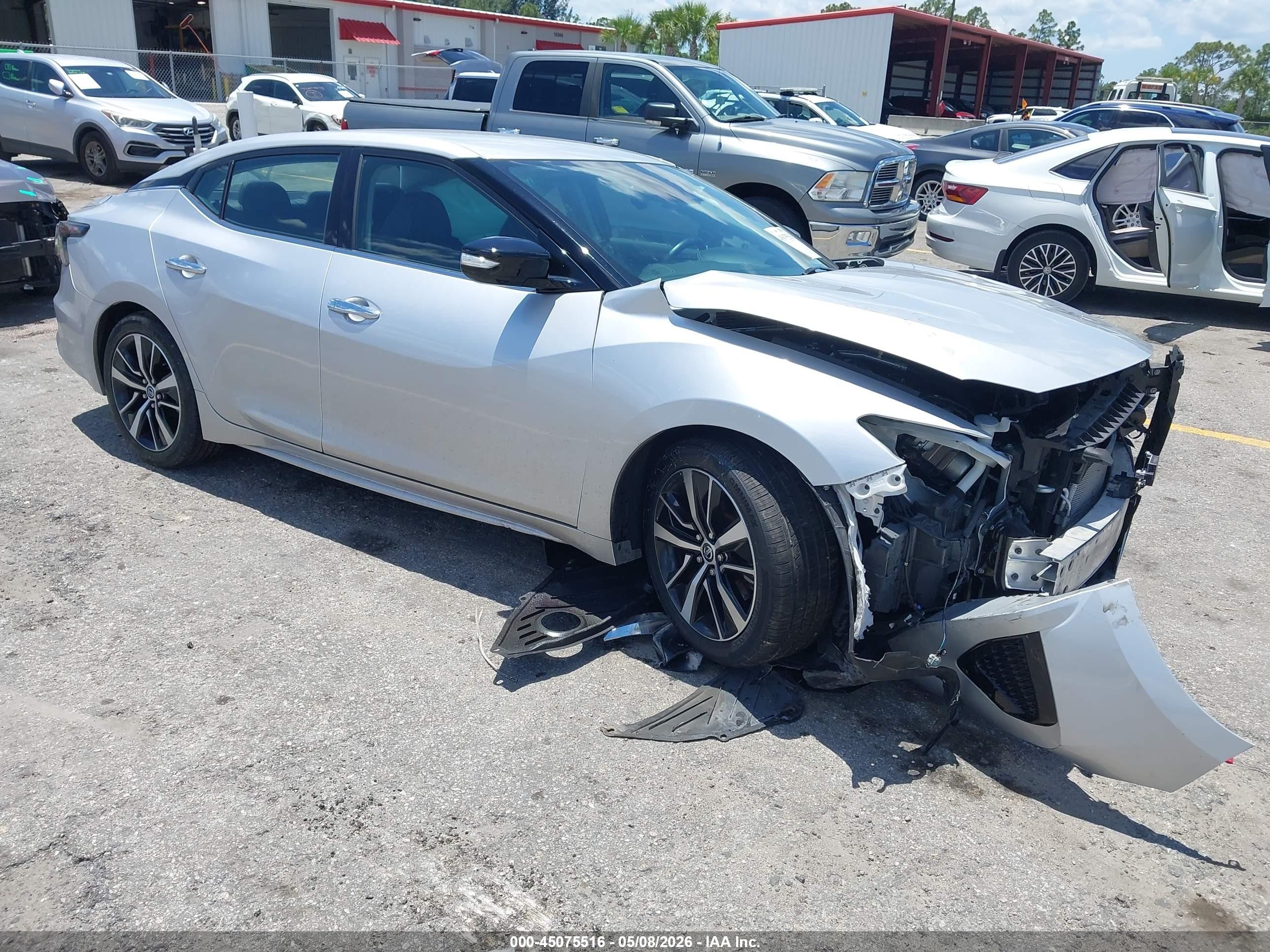 2022 Nissan Maxima SV, VIN 1N4AA6CV5NC505300 — Front end