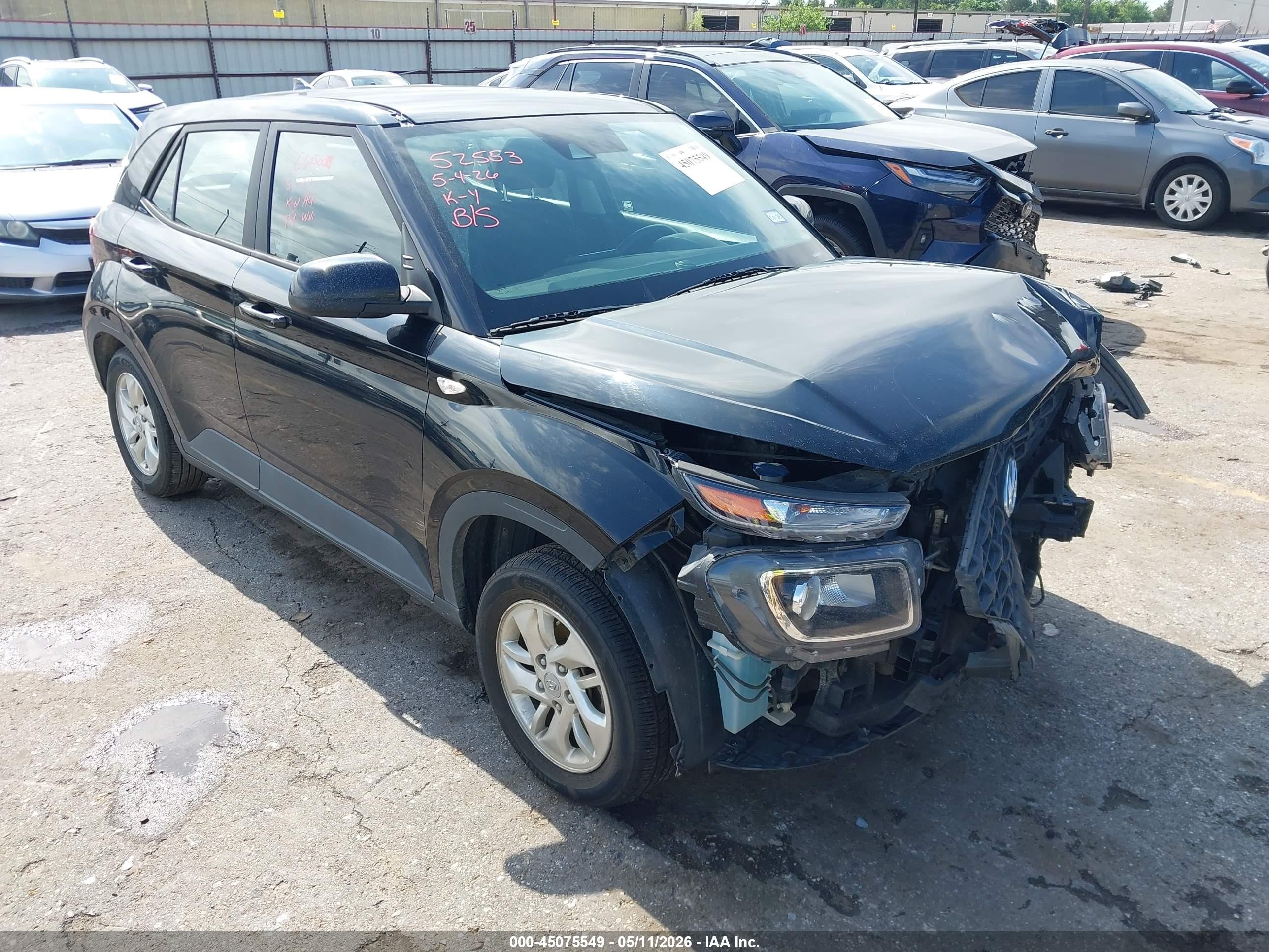 2021 Hyundai Venue SE, VIN KMHRB8A36MU116547 — Front end