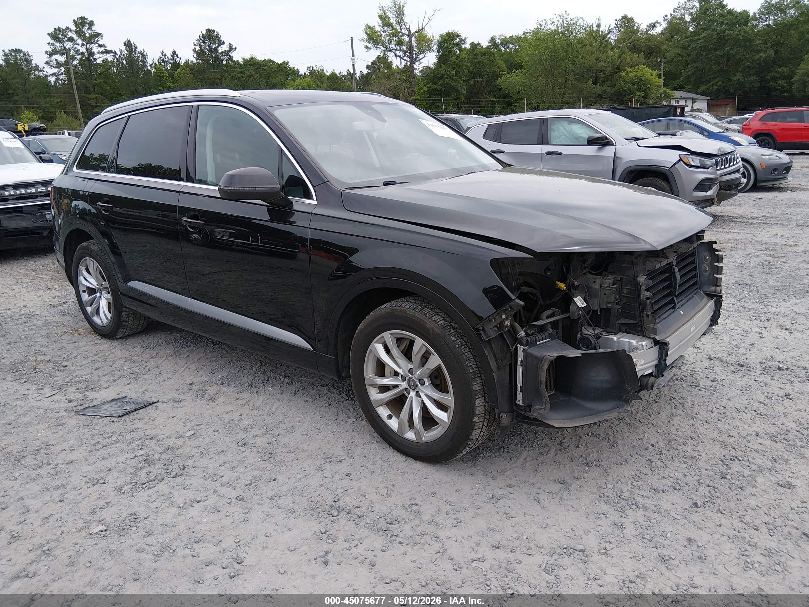2017 Audi Q7 Premium, VIN WA1AAAF7XHD000288 — Front end