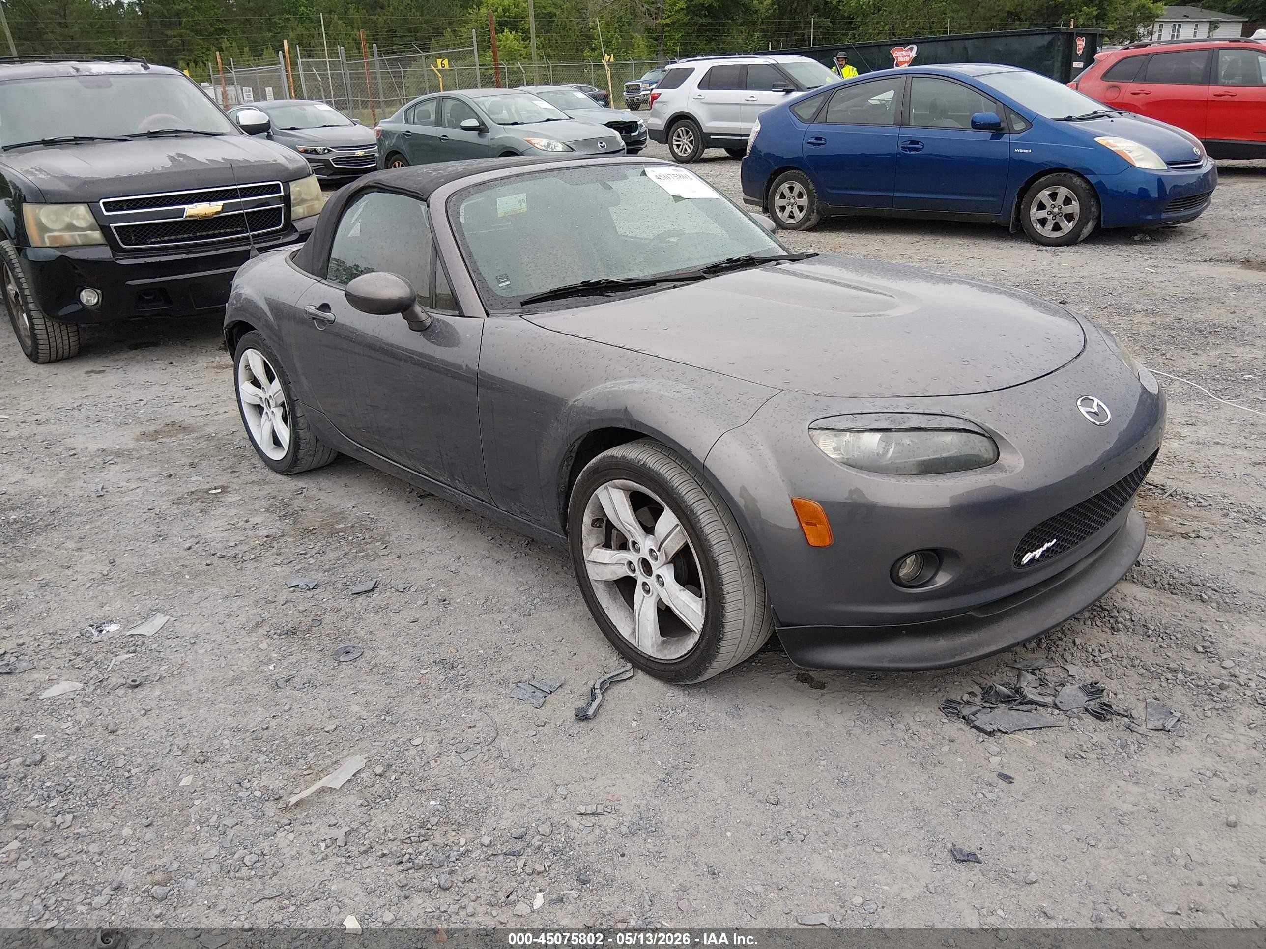 2006 Mazda MX-5 Miata Touring, VIN JM1NC25F460107308 — Rear end