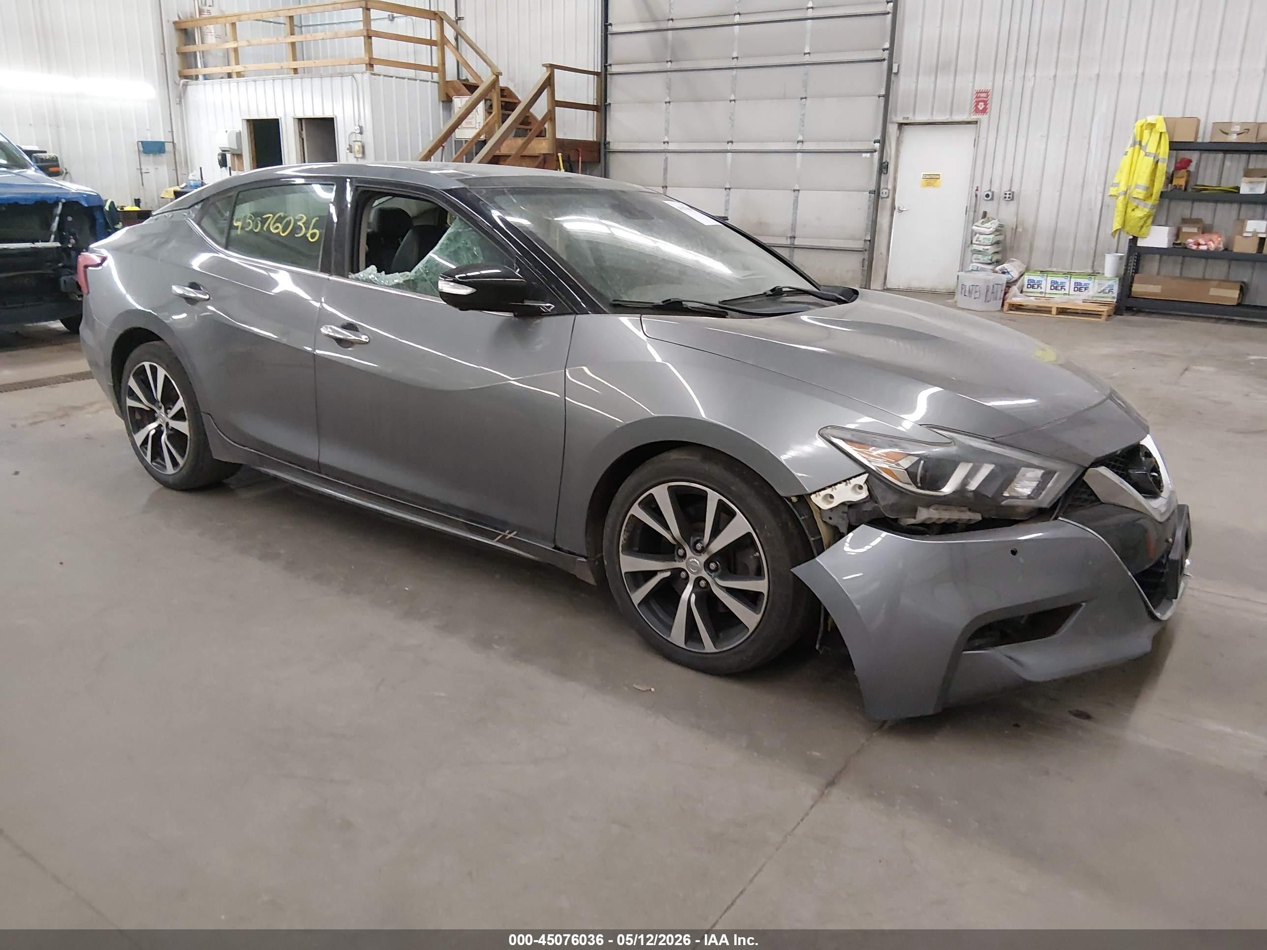 2017 Nissan Maxima SV, VIN 1N4AA6AP3HC449236 — Front end