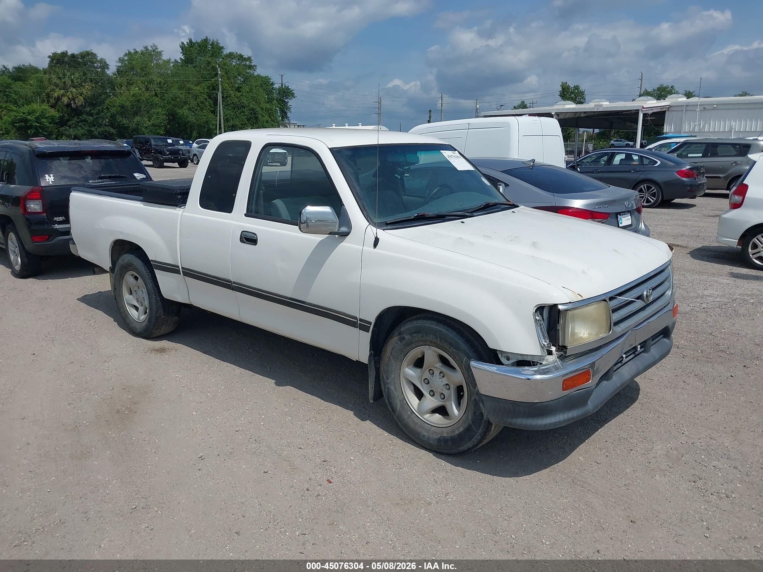 1997 Toyota T100 DX, VIN JT4TN12DXV0031039 — Normal wear