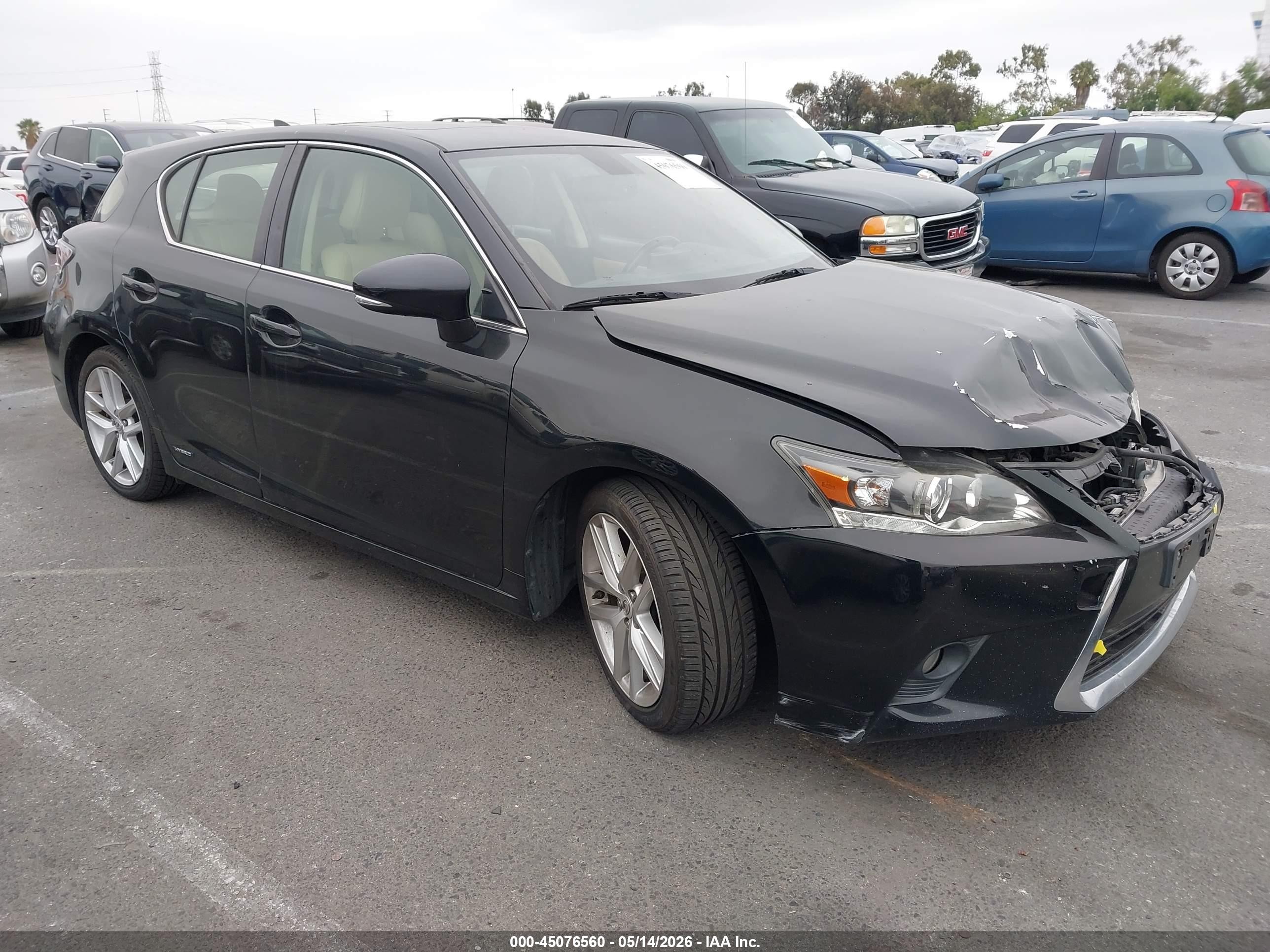 2017 Lexus CT 200h, VIN JTHKD5BH0H2293118 — Front end