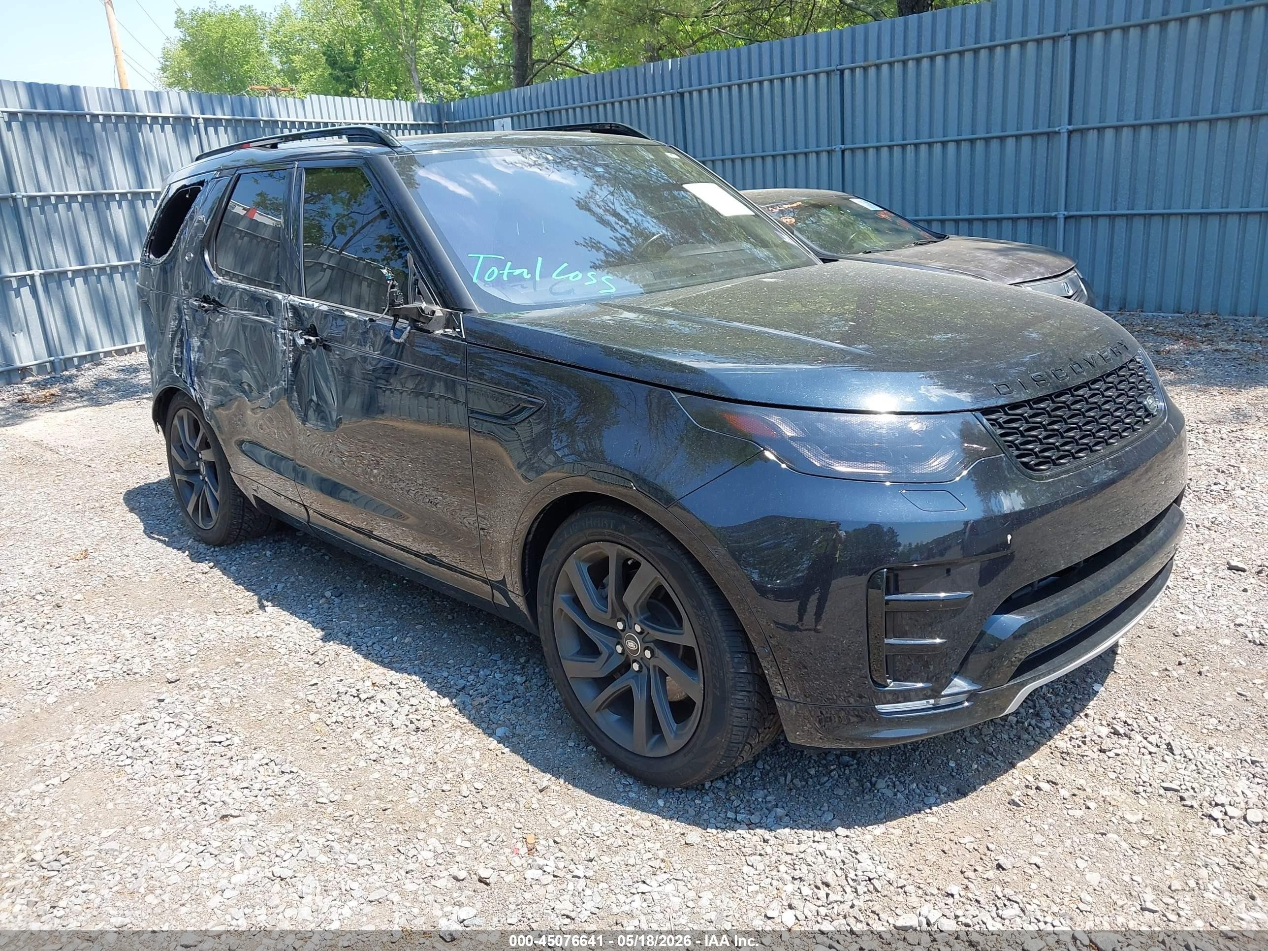 2019 Land Rover Discovery HSE, VIN SALRR2RV4KA094722 — Side