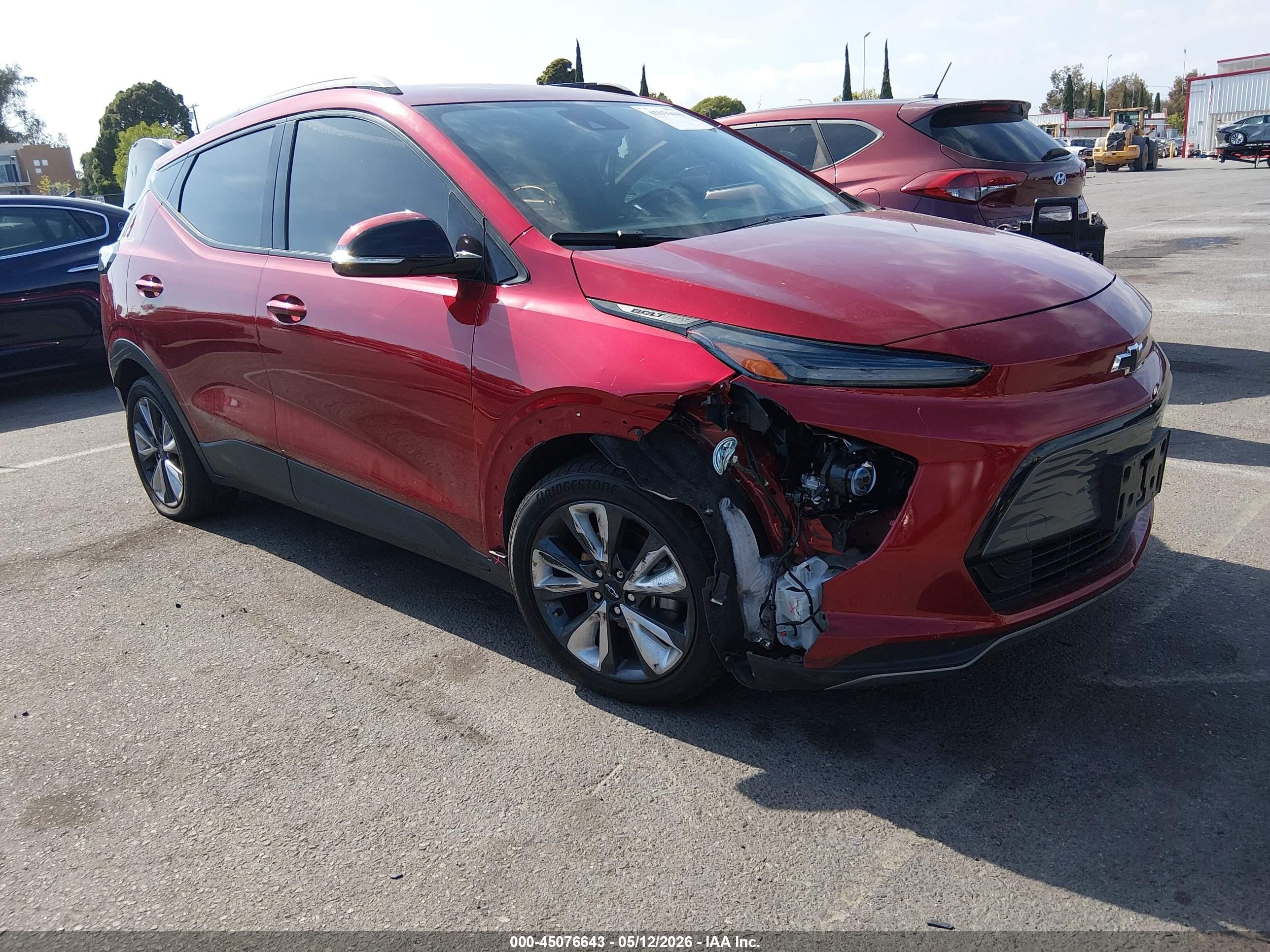 2022 Chevrolet Bolt EUV LT, VIN 1G1FY6S08N4114078 — Front end