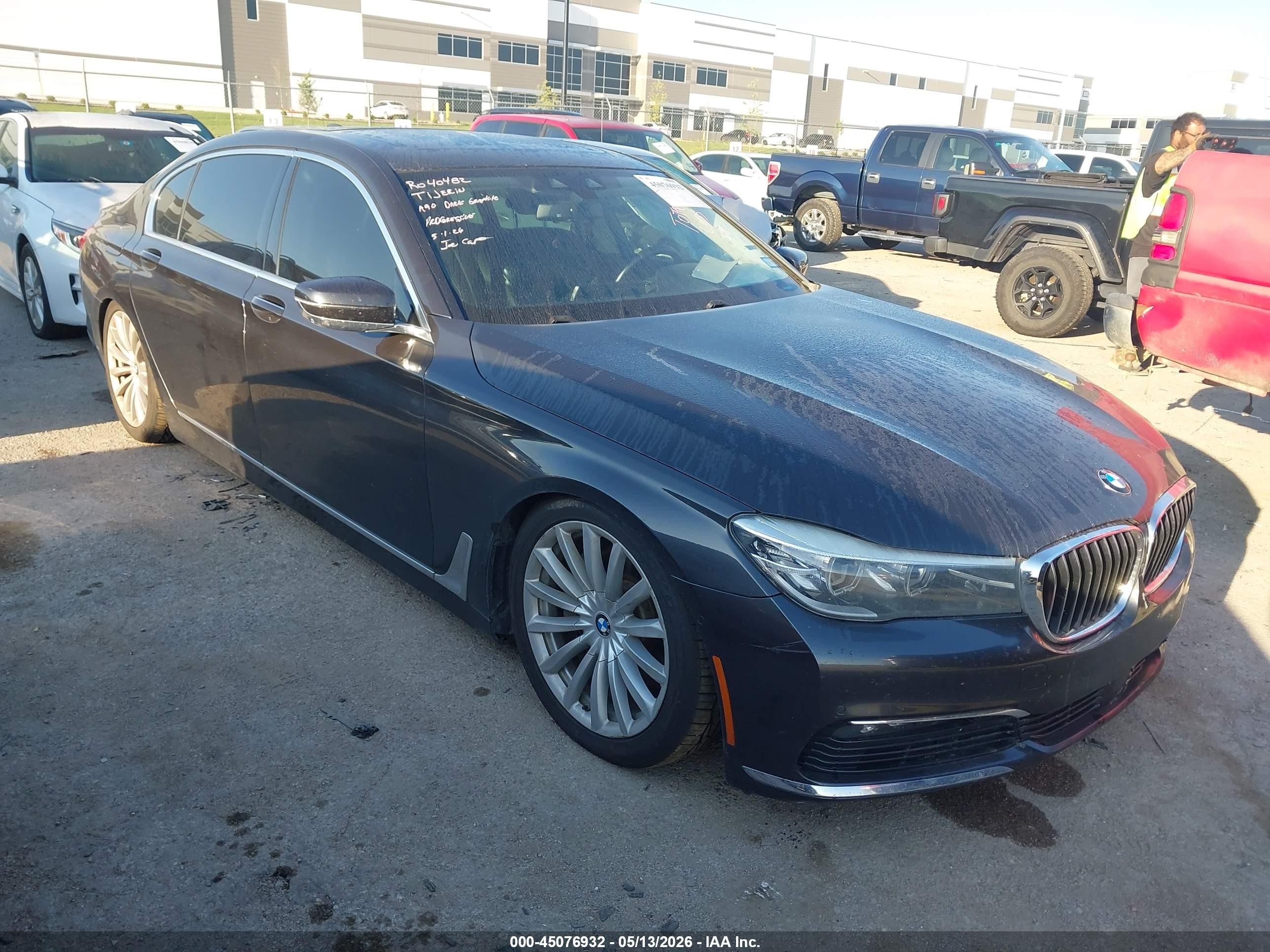 2016 BMW 7 Series 740i, VIN WBA7E2C54GG547712 — Front end