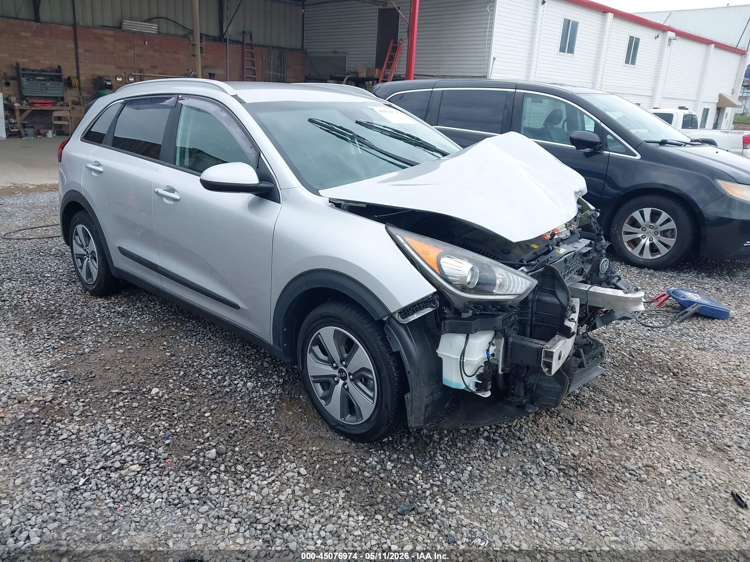 2018 Kia Niro LX, VIN KNDCB3LC6J5201145 — Front end