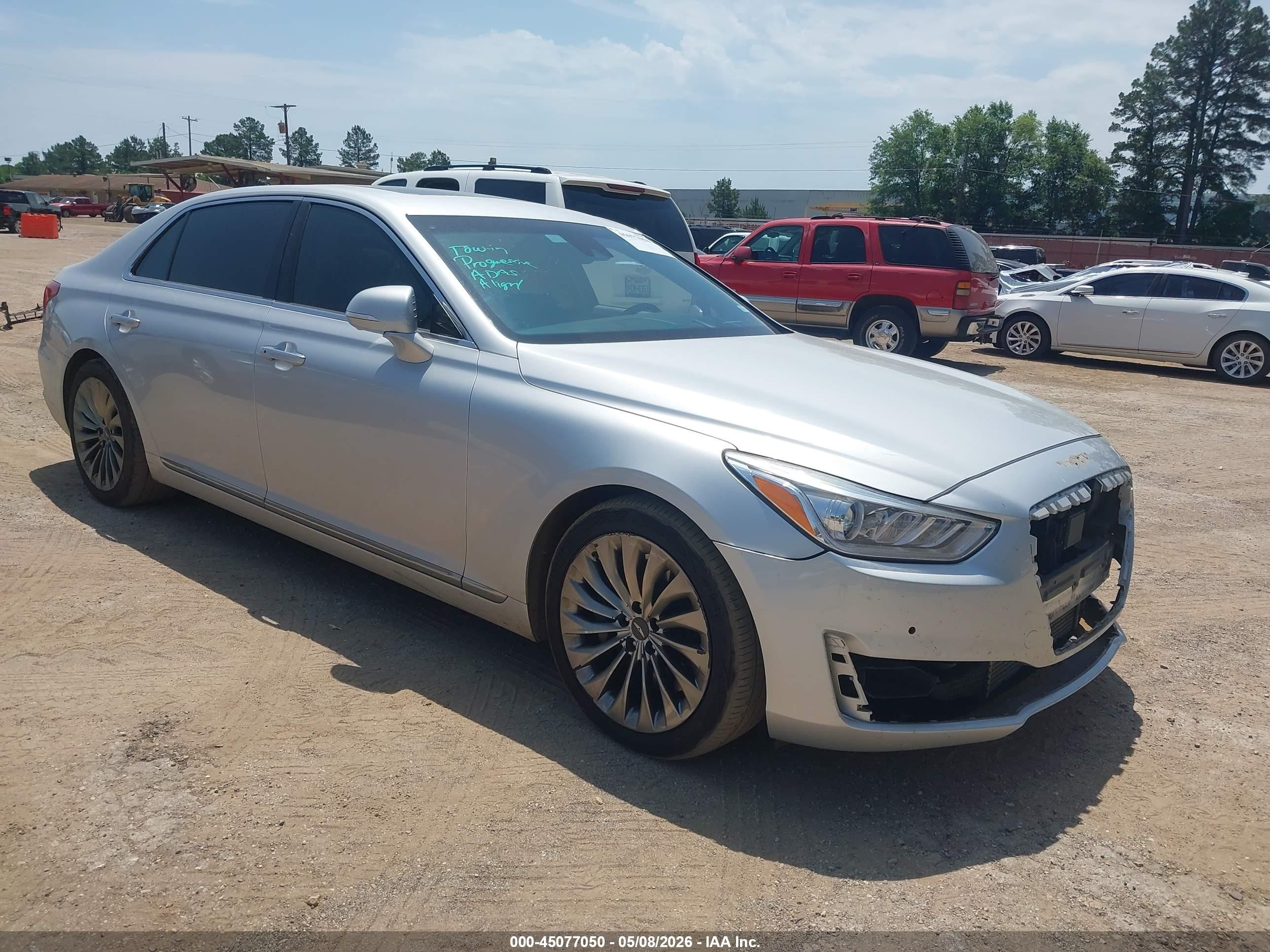2017 Genesis G90 Premium, VIN KMHG34JA4HU029540 — Front end