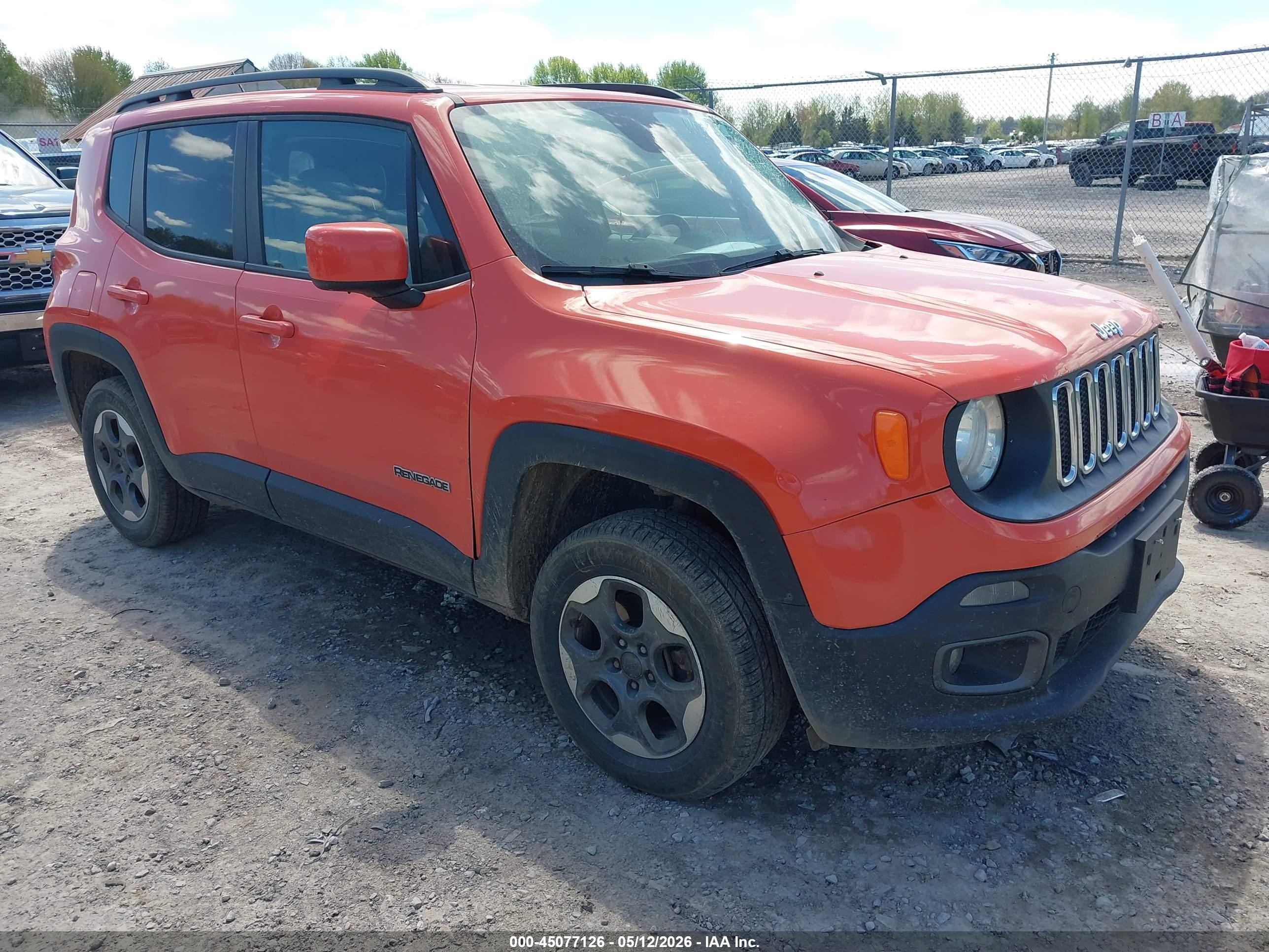 2015 Jeep Renegade Latitude, VIN ZACCJBBH7FPC20747 — Front end