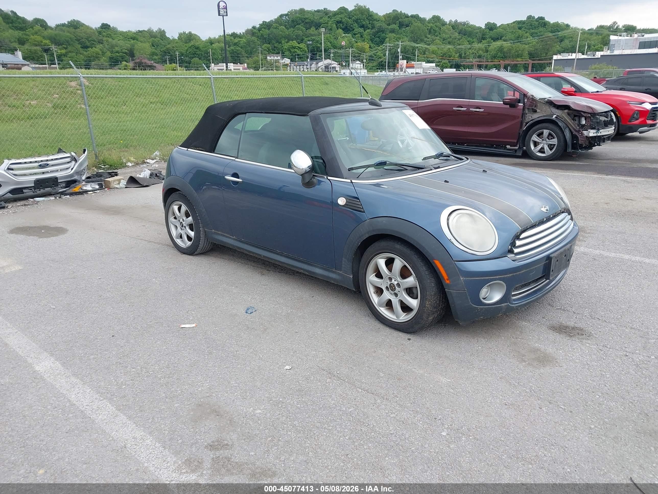 2009 MINI Convertible, VIN WMWMR33529TU96041 — Перед