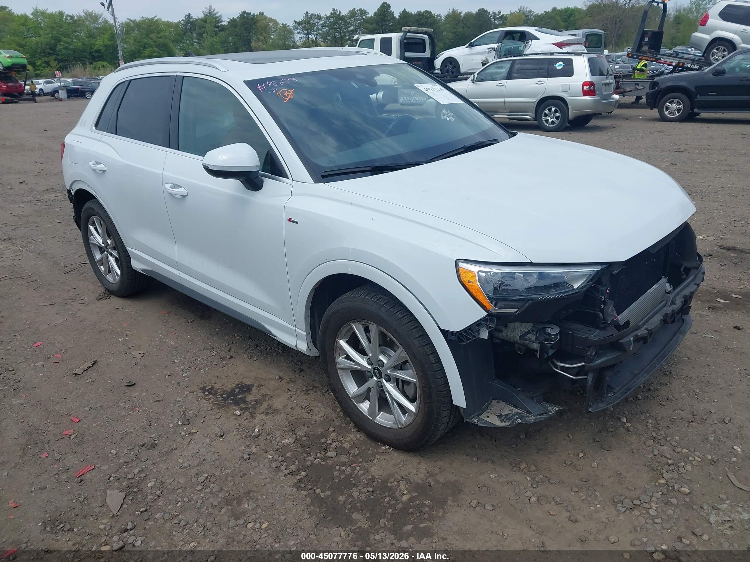 2022 Audi Q3 S line Premium, VIN WA1DECF33N1017098 — Зад