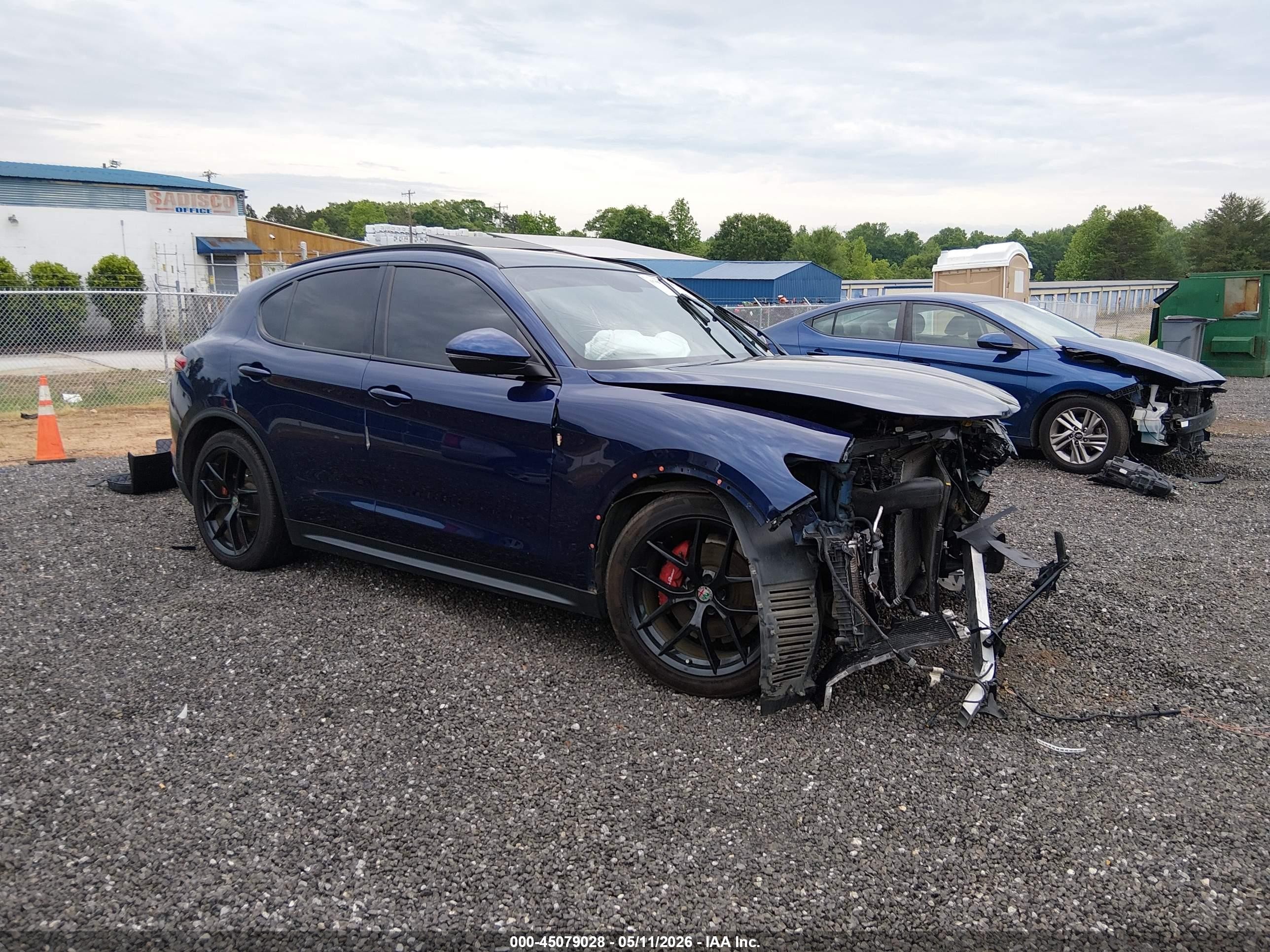 2018 Alfa Romeo Stelvio Ti Sport, VIN ZASFAKNN2J7B90083 — Front end