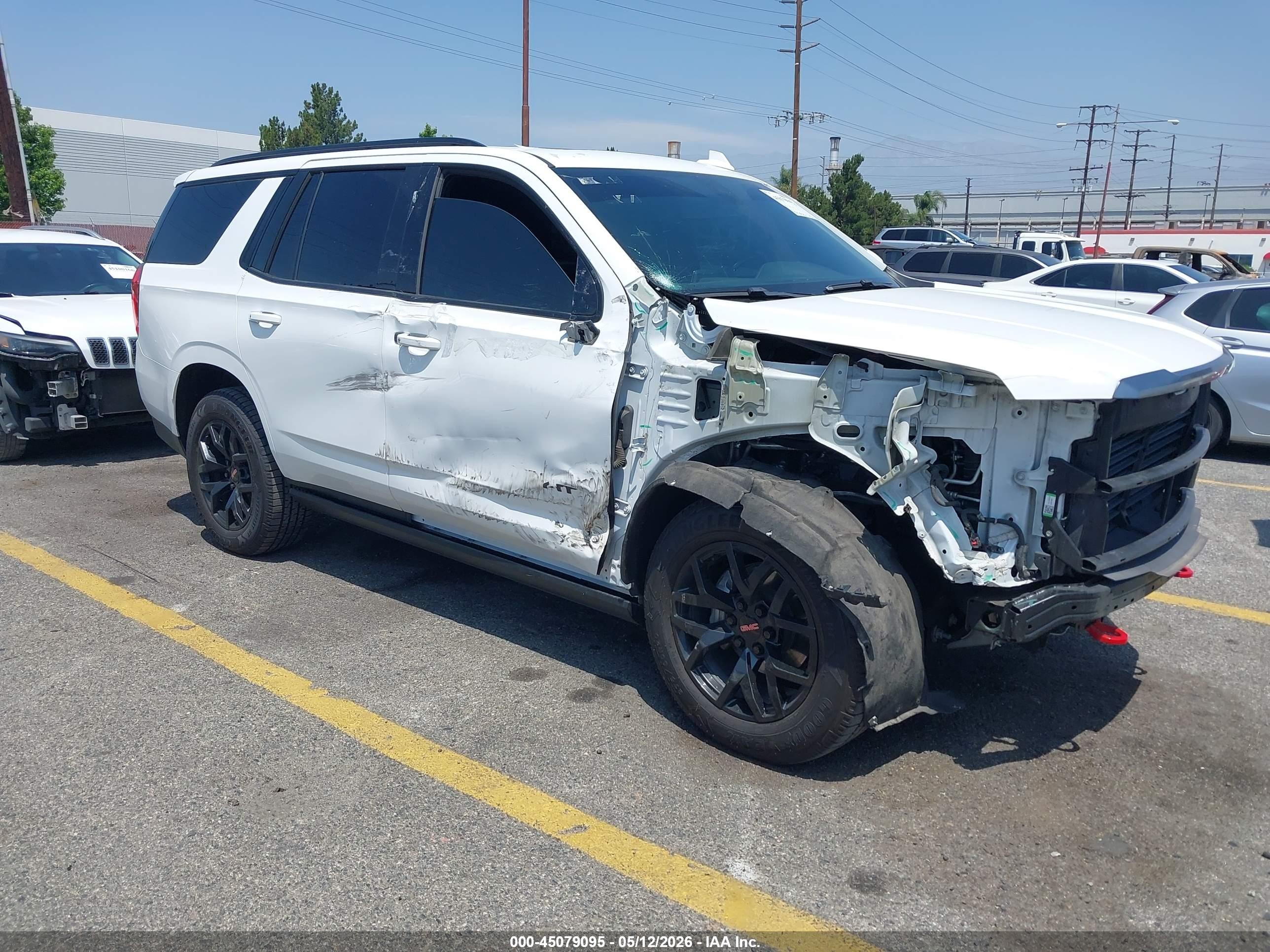 2022 GMC Yukon AT4, VIN 1GKS2CKL1NR349414 — Front end