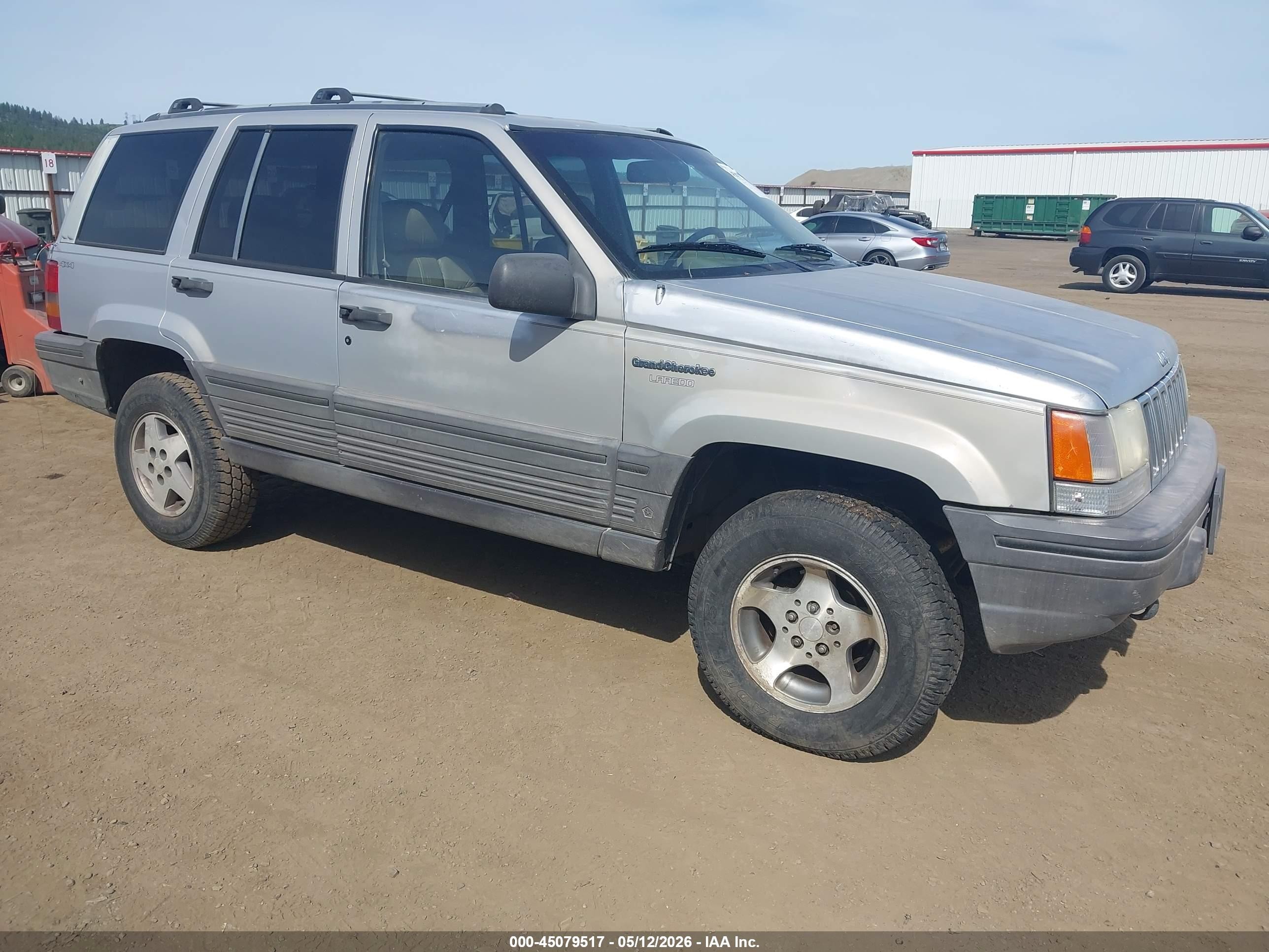 1995 Jeep Grand Cherokee Laredo, VIN 1J4GZ58S2SC602837 — Normal wear
