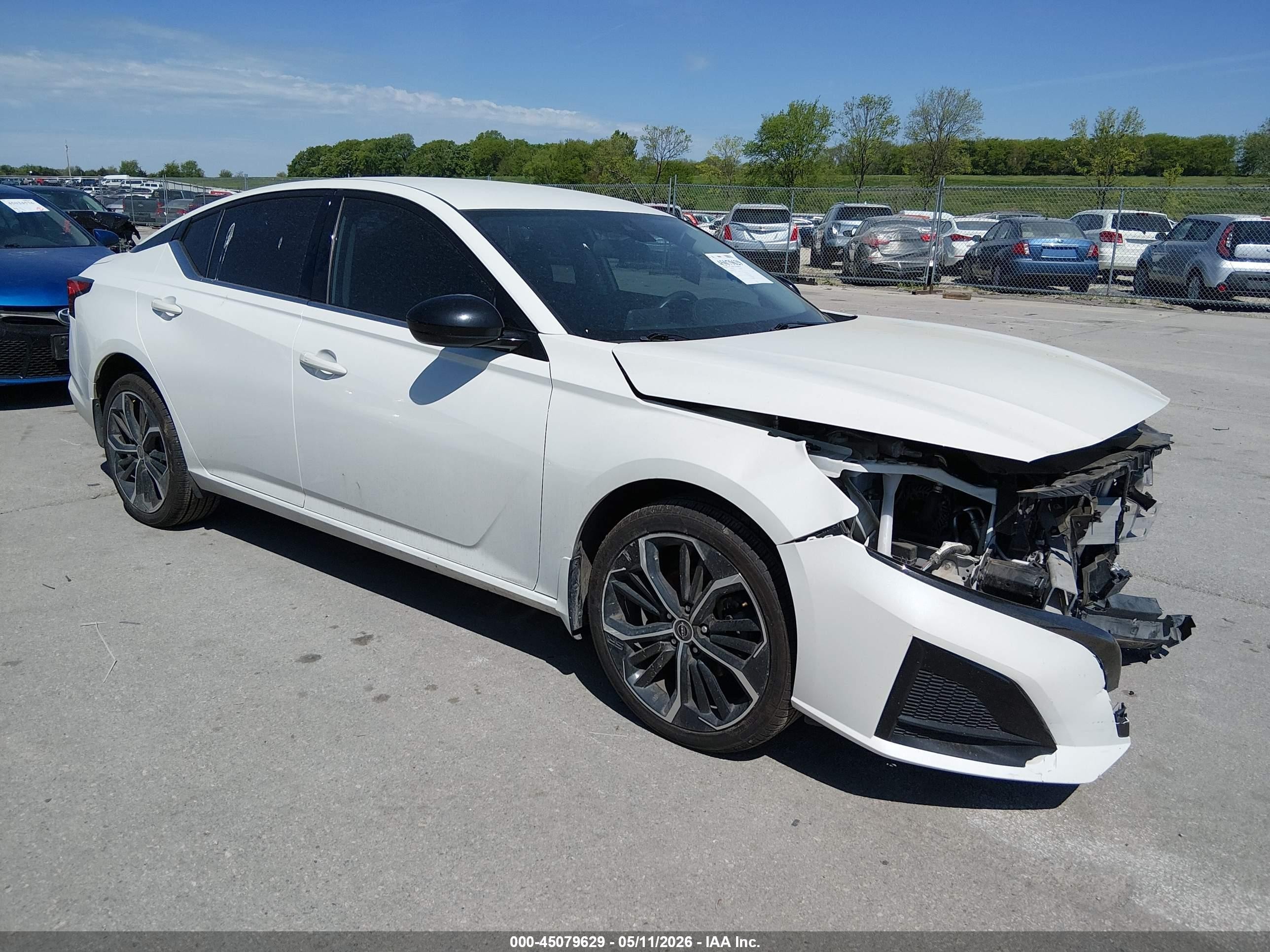 2023 Nissan Altima SR, VIN 1N4BL4CW9PN359552 — Front end