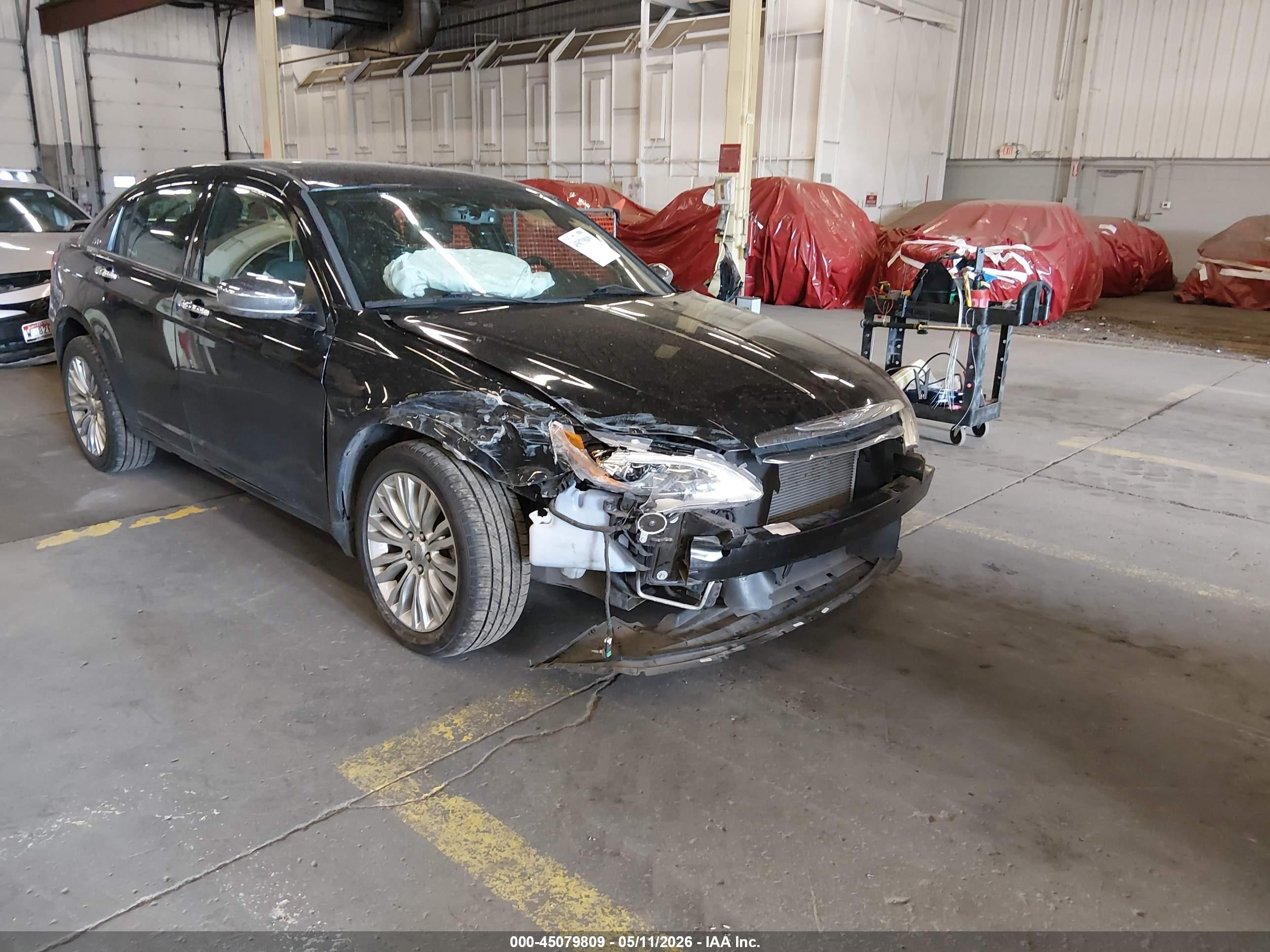 2011 Chrysler 200 Limited, VIN 1C3BC2FG9BN516707 — Перед