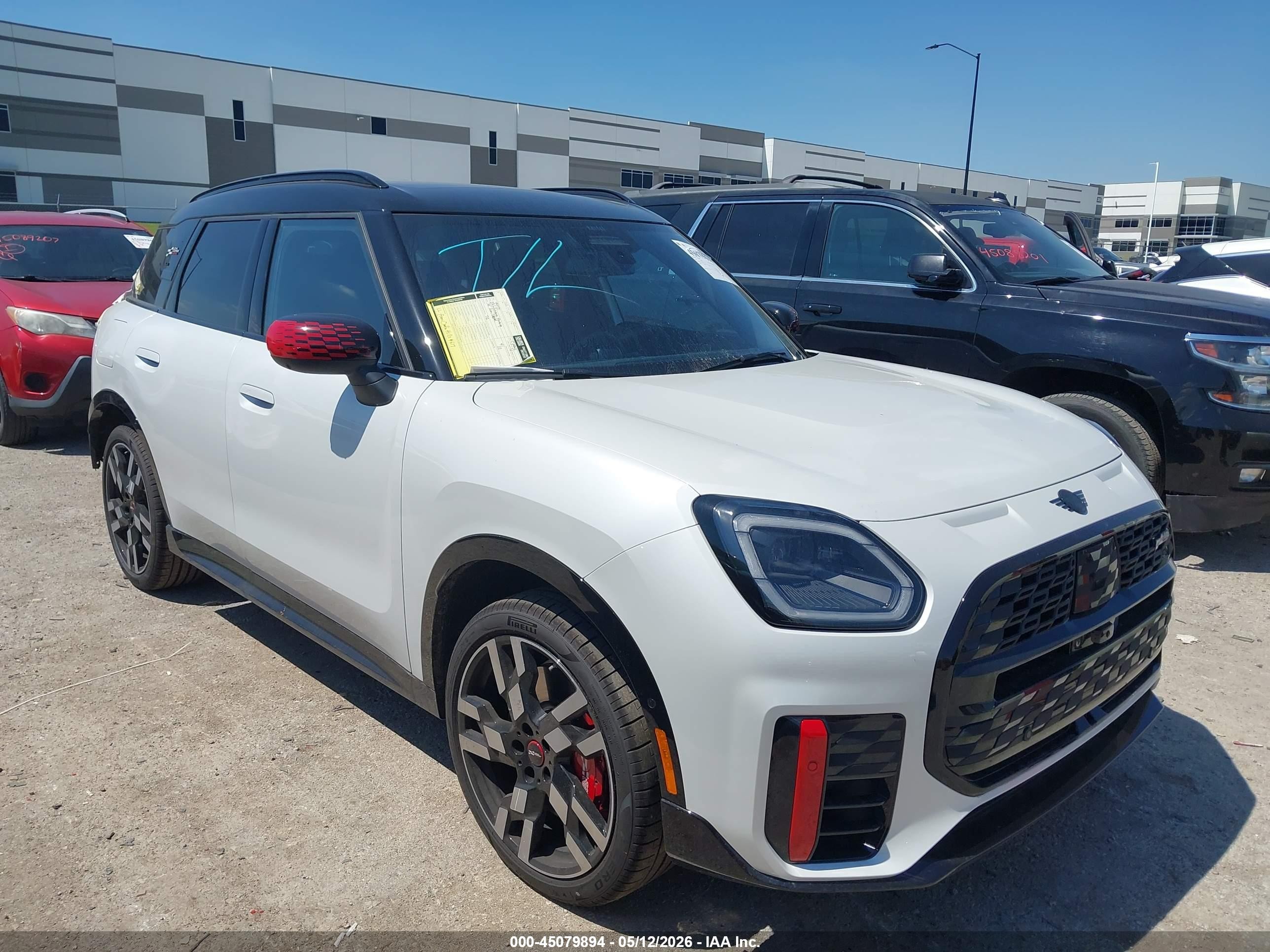2026 MINI Countryman John Cooper Works, VIN WMZ33GA05T7V12747 — Зад