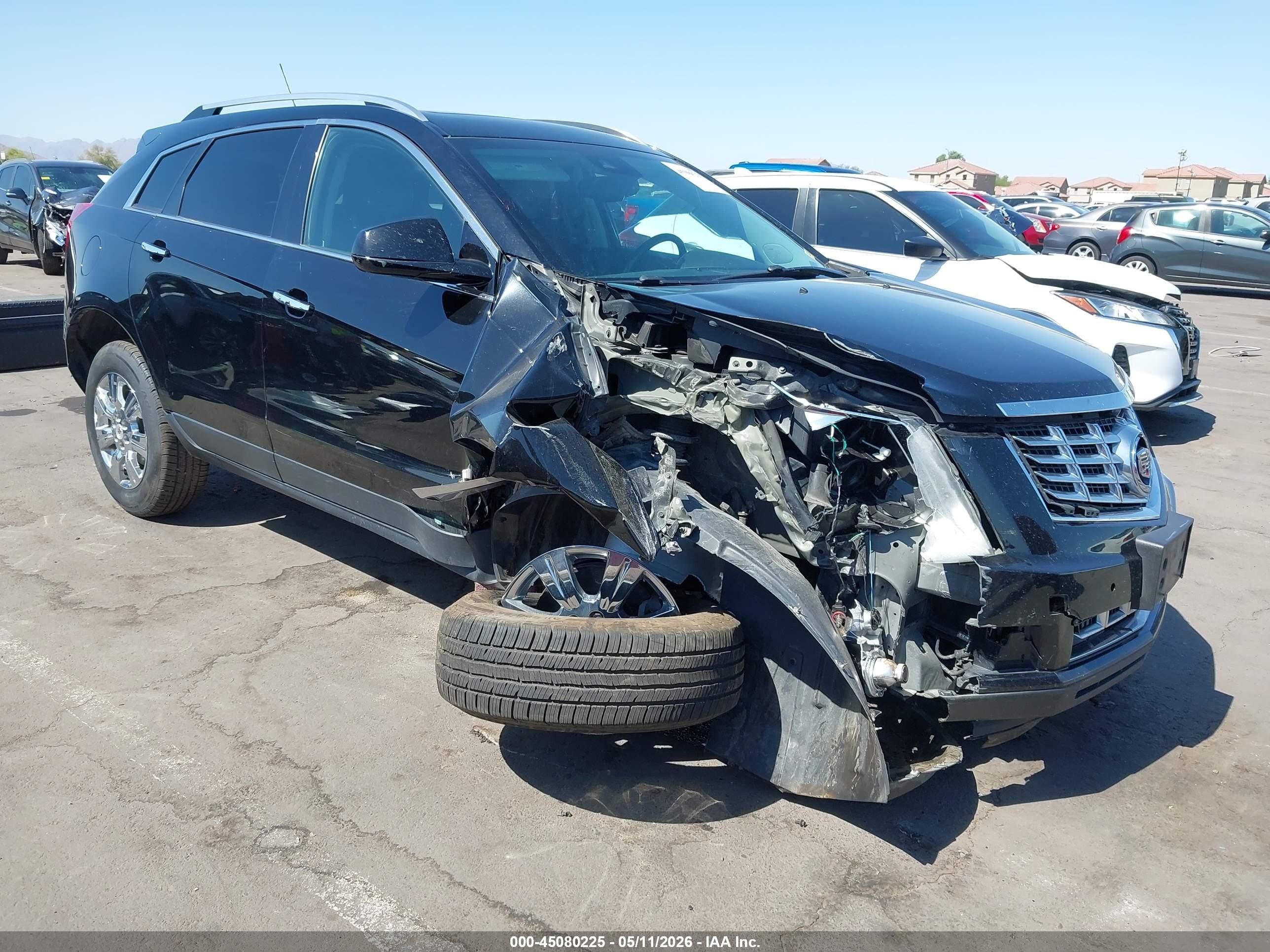2015 Cadillac SRX Luxury Collection, VIN 3GYFNEE34FS632104 — Side