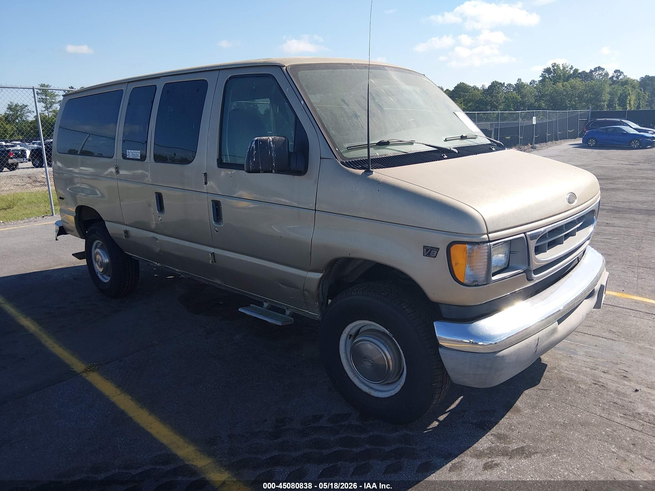 2000 Ford E-350, VIN 1FTSE34F4YHB40169 — Normal wear