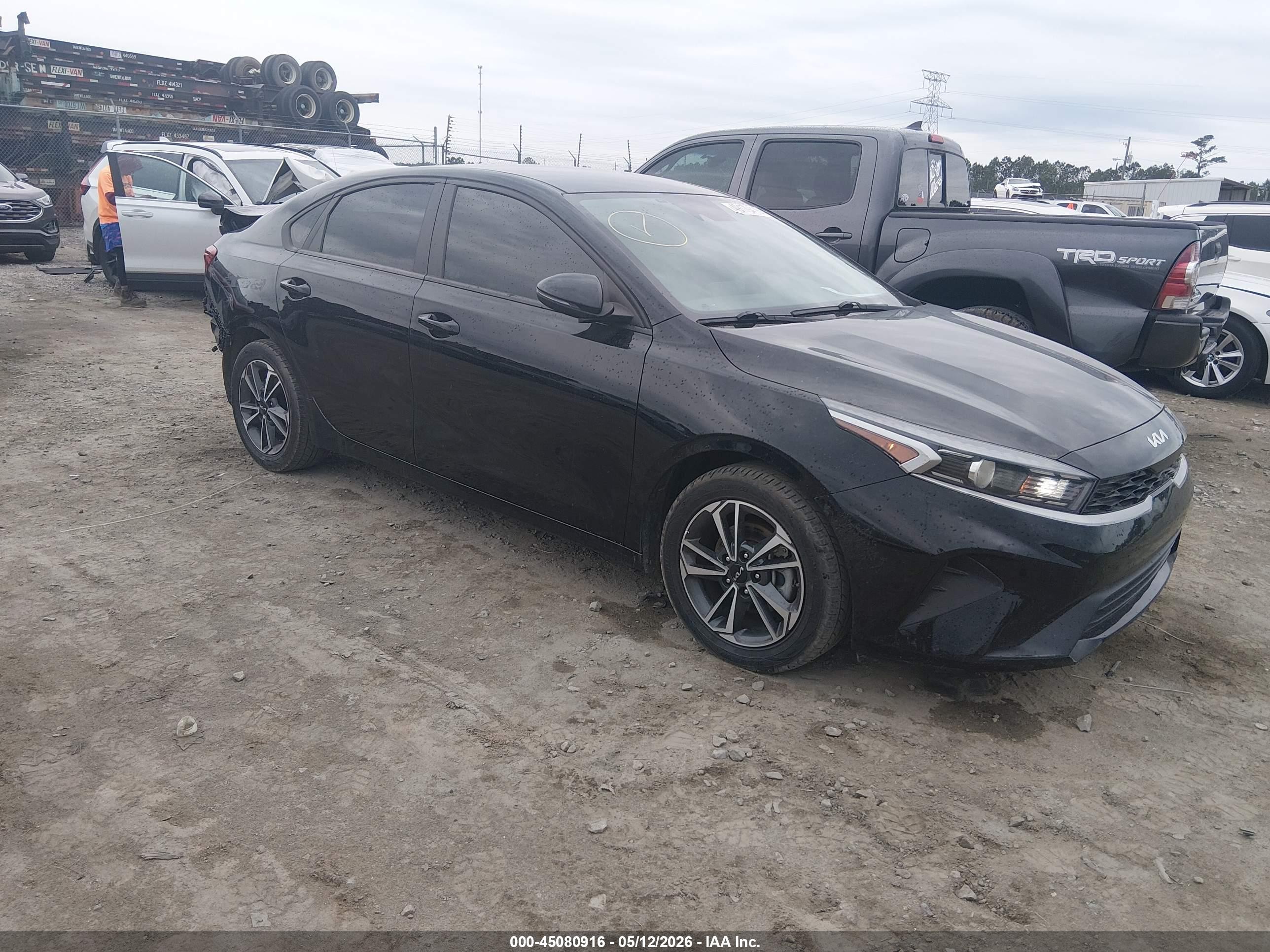 2023 Kia Forte LXS, VIN 3KPF24AD6PE659036 — Rear end