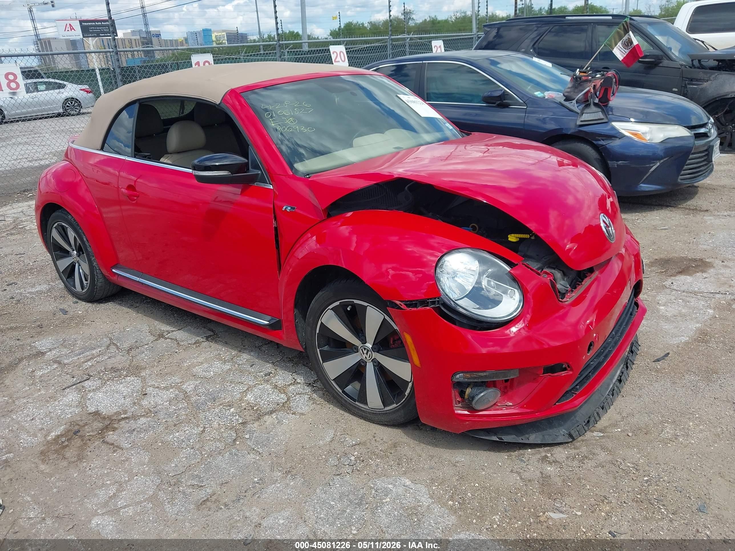 2015 Volkswagen Beetle 2.0T R-Line, VIN 3VW7S7AT1FM806930 — Front end