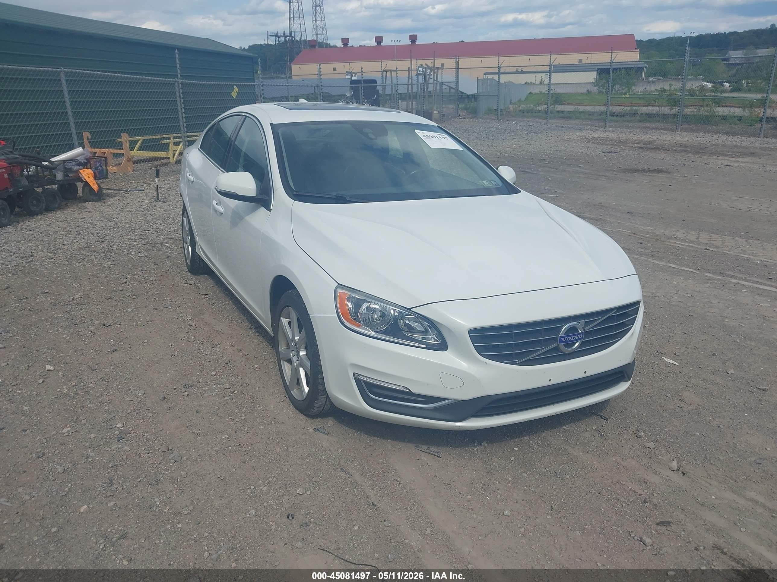2016 Volvo S60 T5 Premier, VIN YV1612TK4G2390139 — Rear end