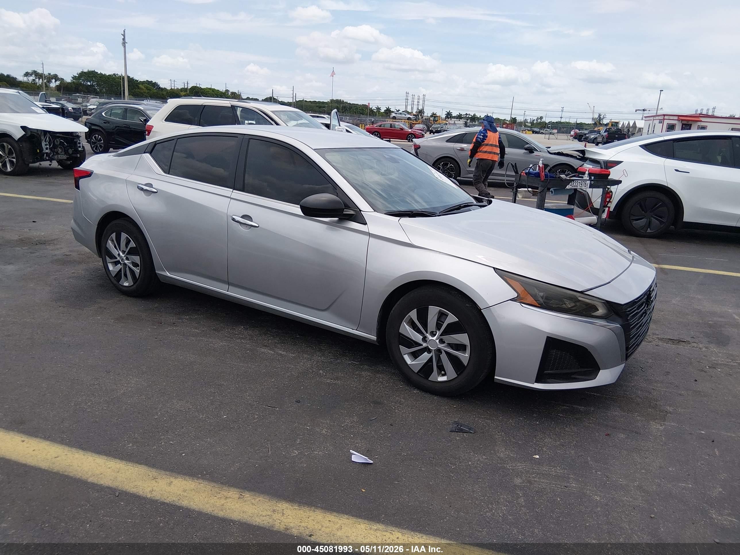 2024 Nissan Altima S, VIN 1N4BL4BV9RN360888 — Side