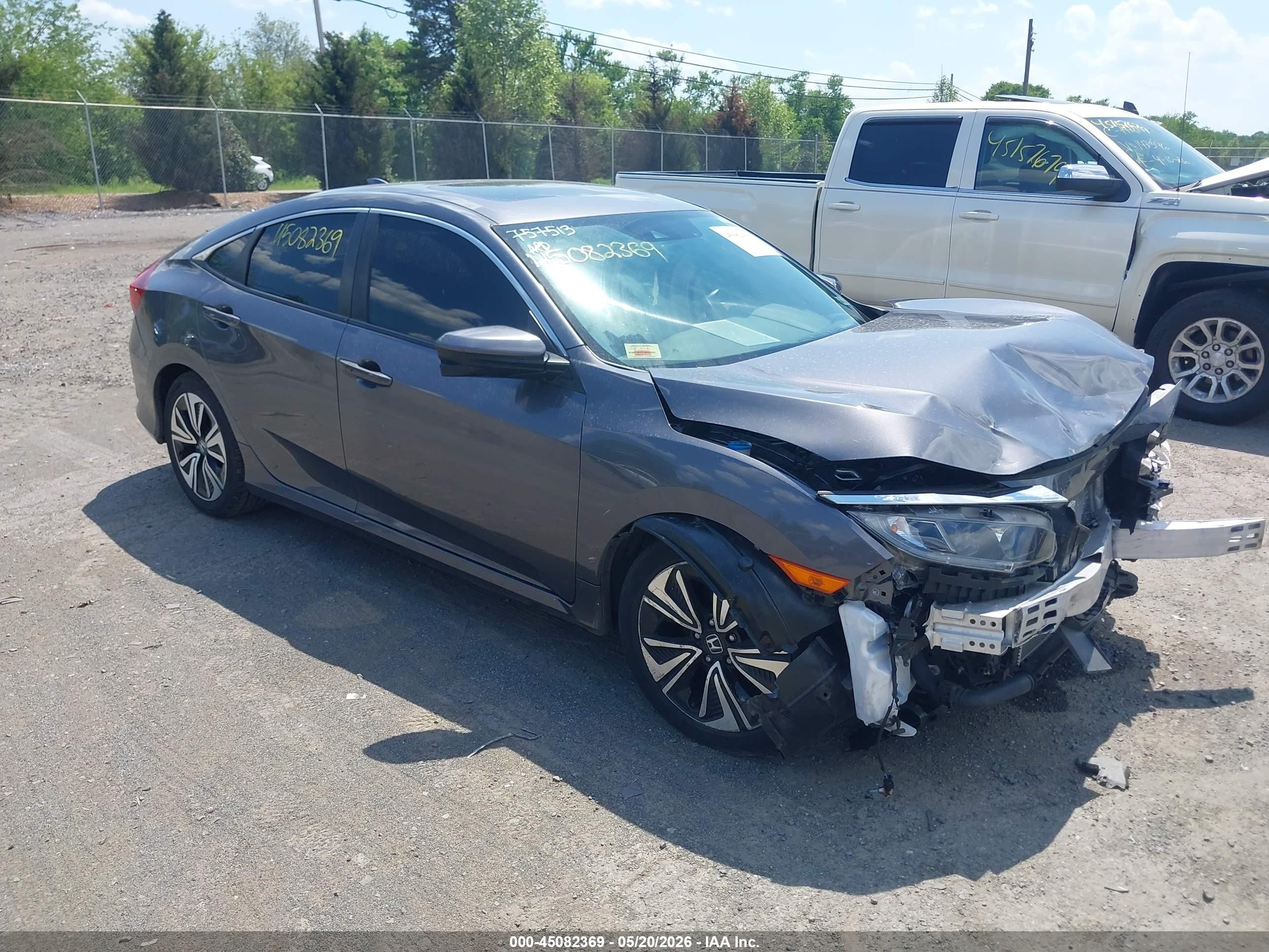 2018 Honda Civic EX-L, VIN JHMFC1F83JX033604 — Front end