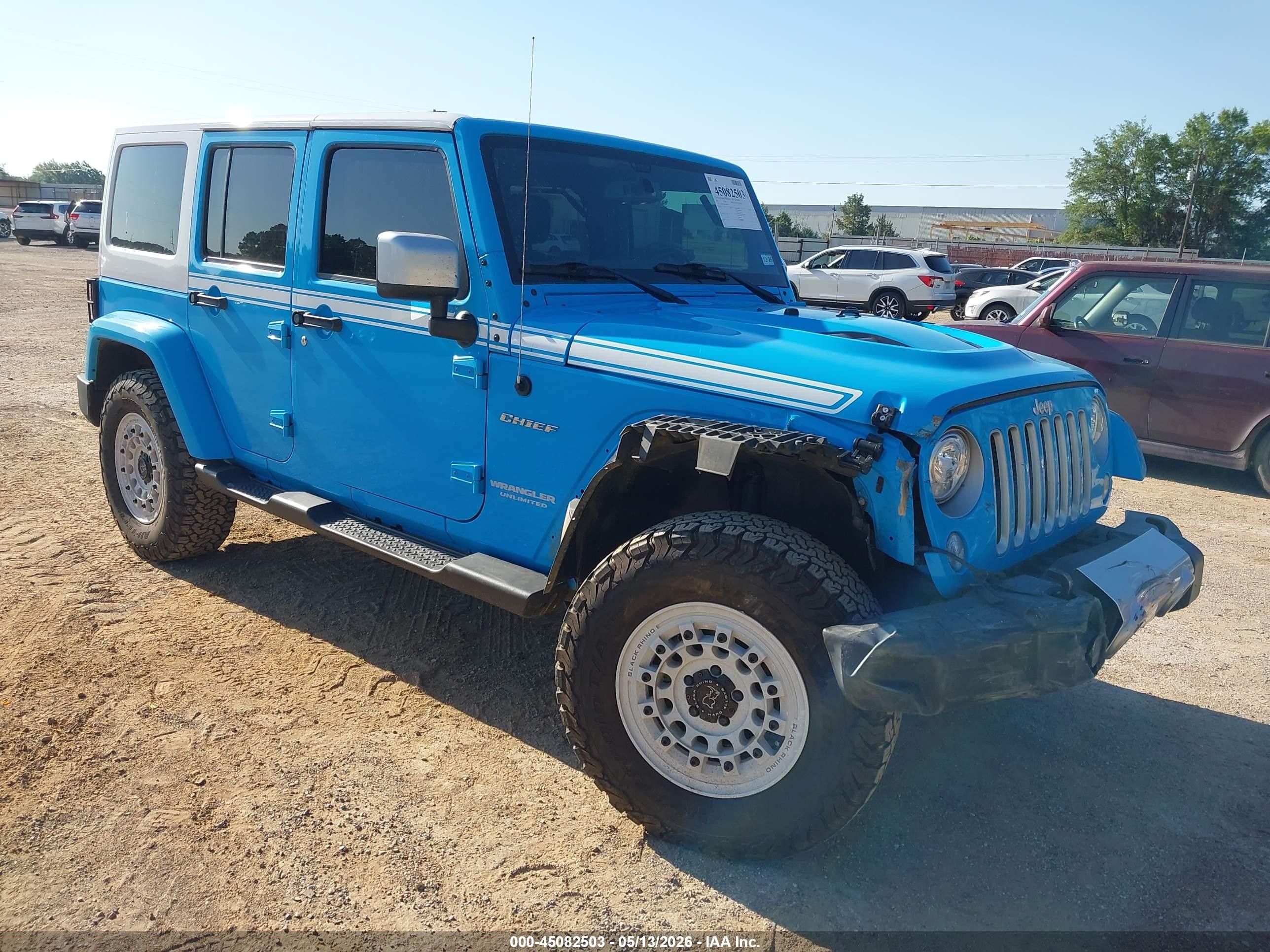 2017 Jeep Wrangler Unlimited Sahara, VIN 1C4BJWEG5HL640097 — Front end