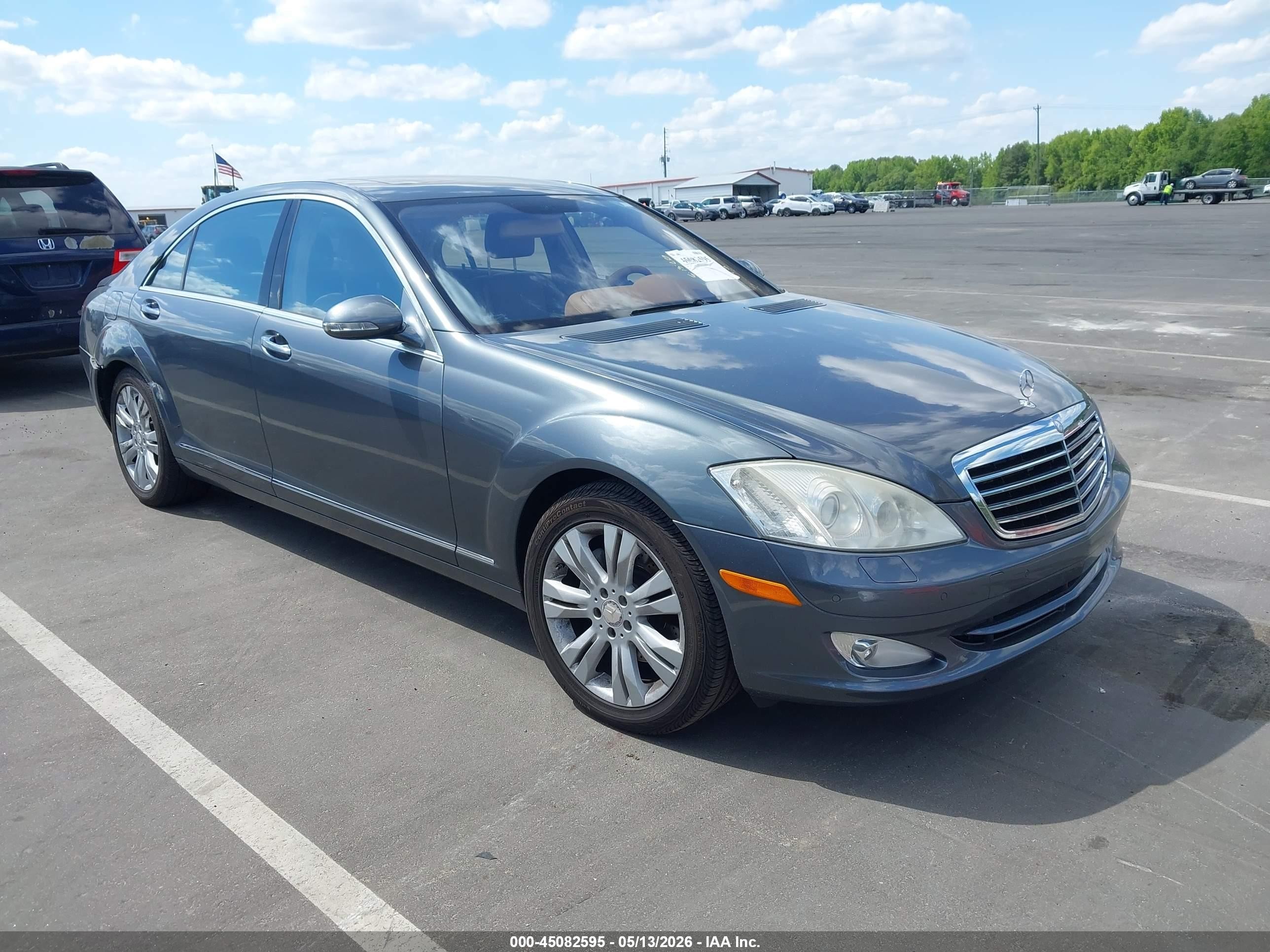 2009 Mercedes-Benz S 550, VIN WDDNG71X49A245161 — Rear end