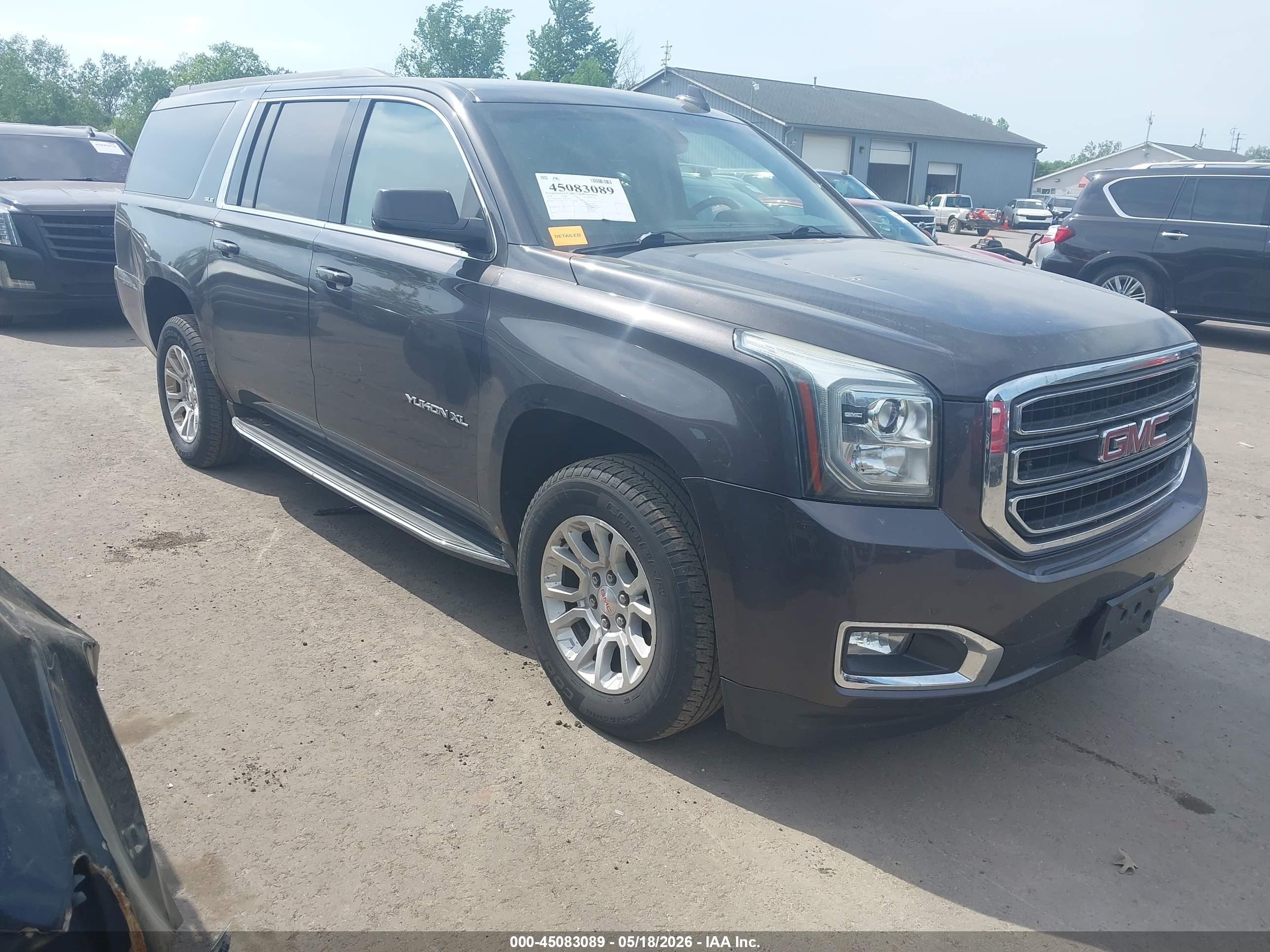 2016 GMC Yukon XL SLE, VIN 1GKS2FKC7GR335232 — Hail