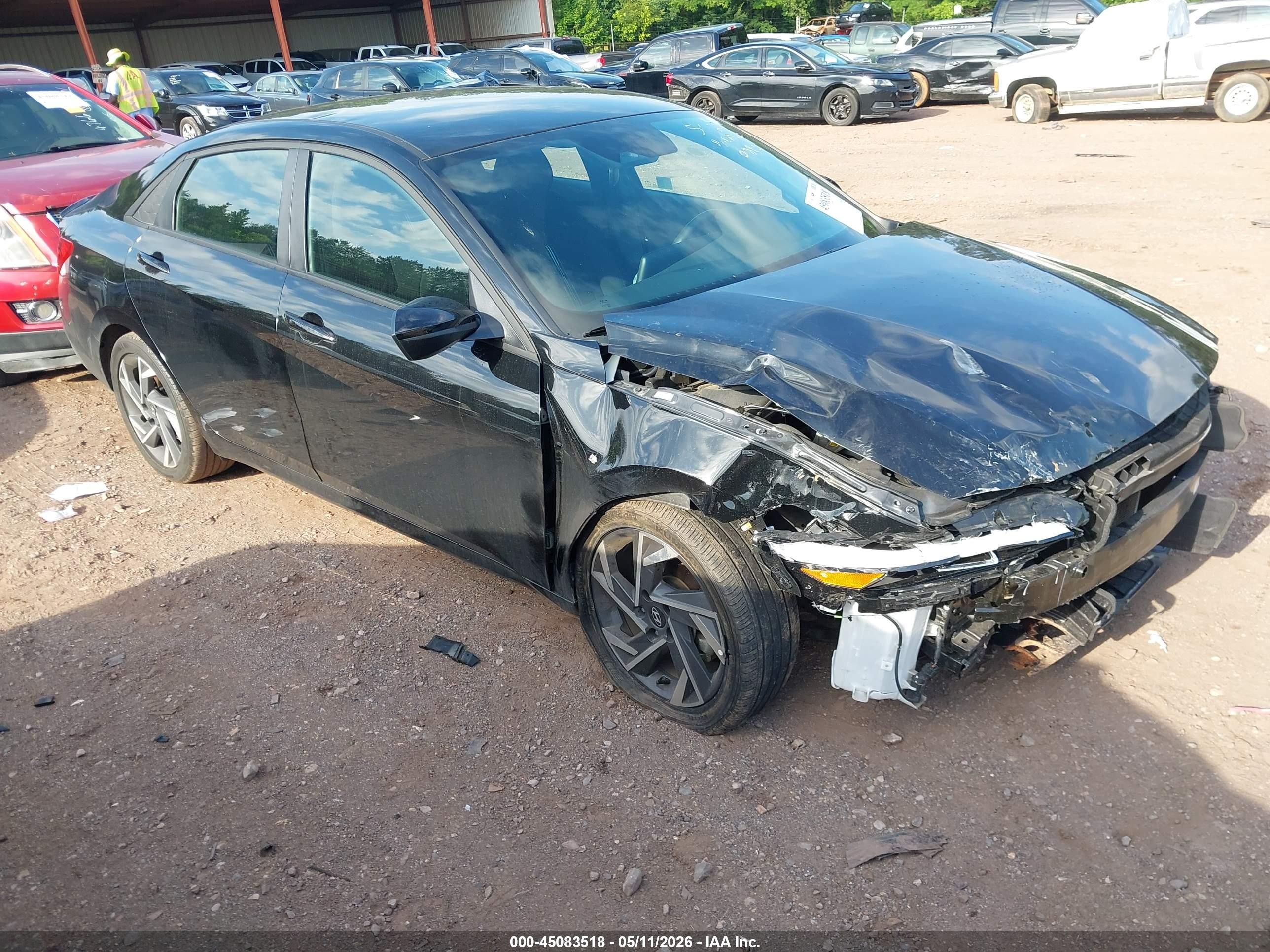 2025 Hyundai Elantra SEL Sport, VIN KMHLM4DGXSU870880 — Front end