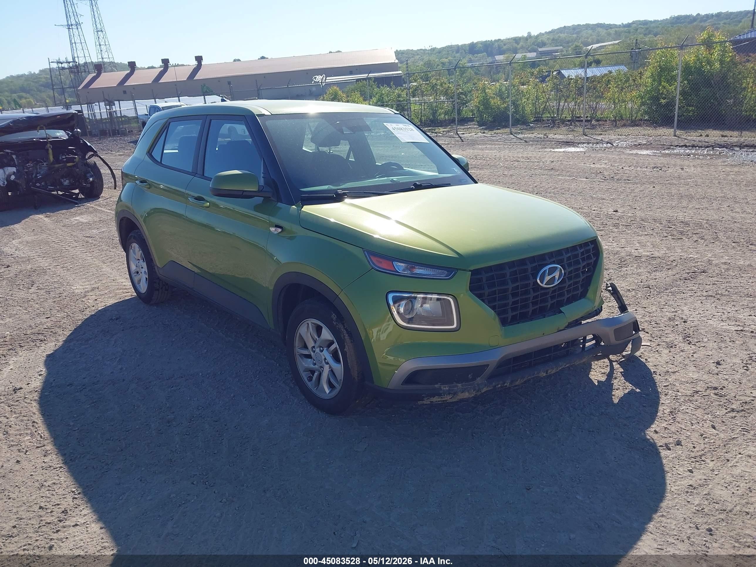 2021 Hyundai Venue SE, VIN KMHRB8A37MU099158 — Front end