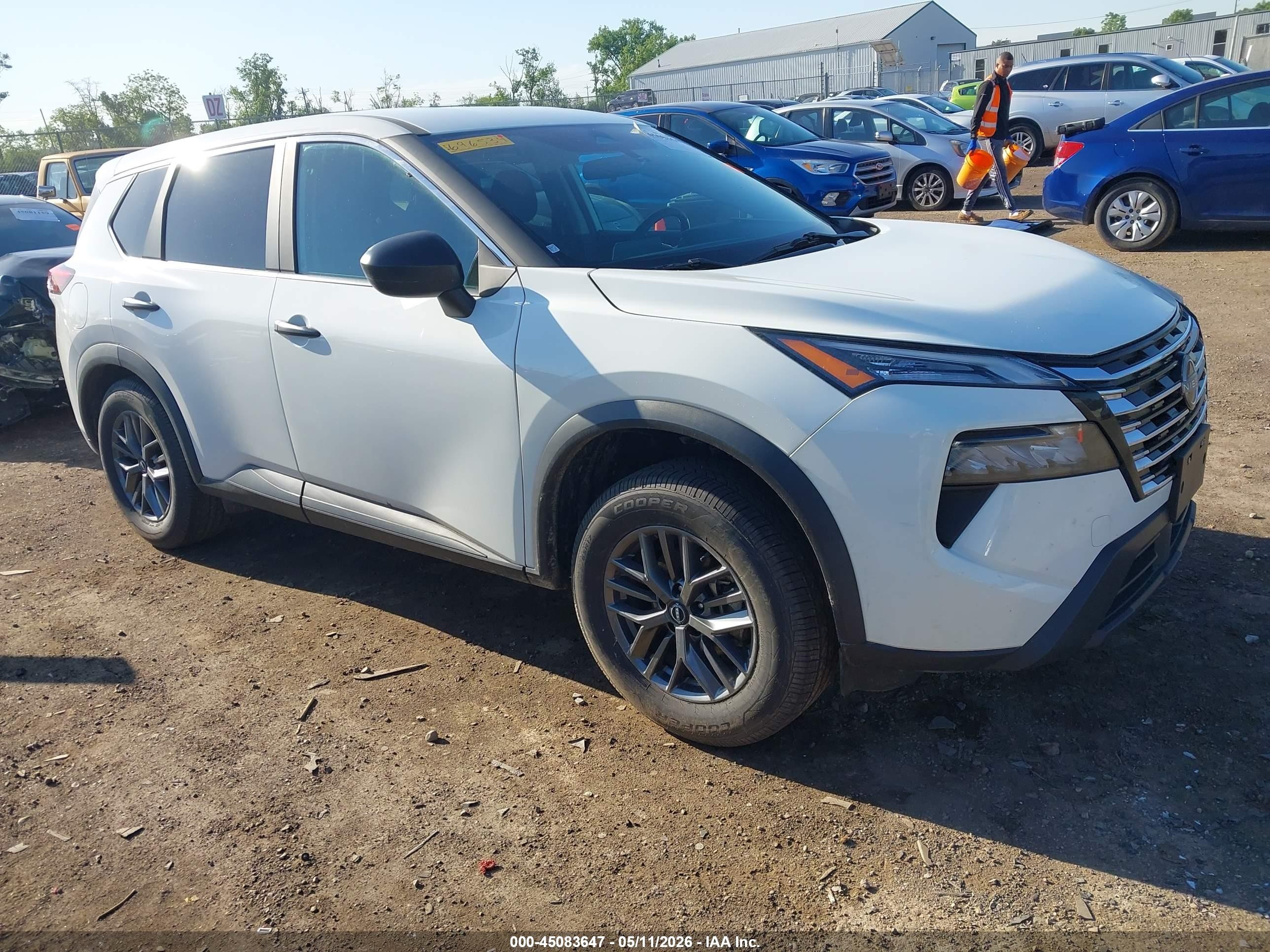 2024 Nissan Rogue S, VIN 5N1BT3AA7RC696534 — Side