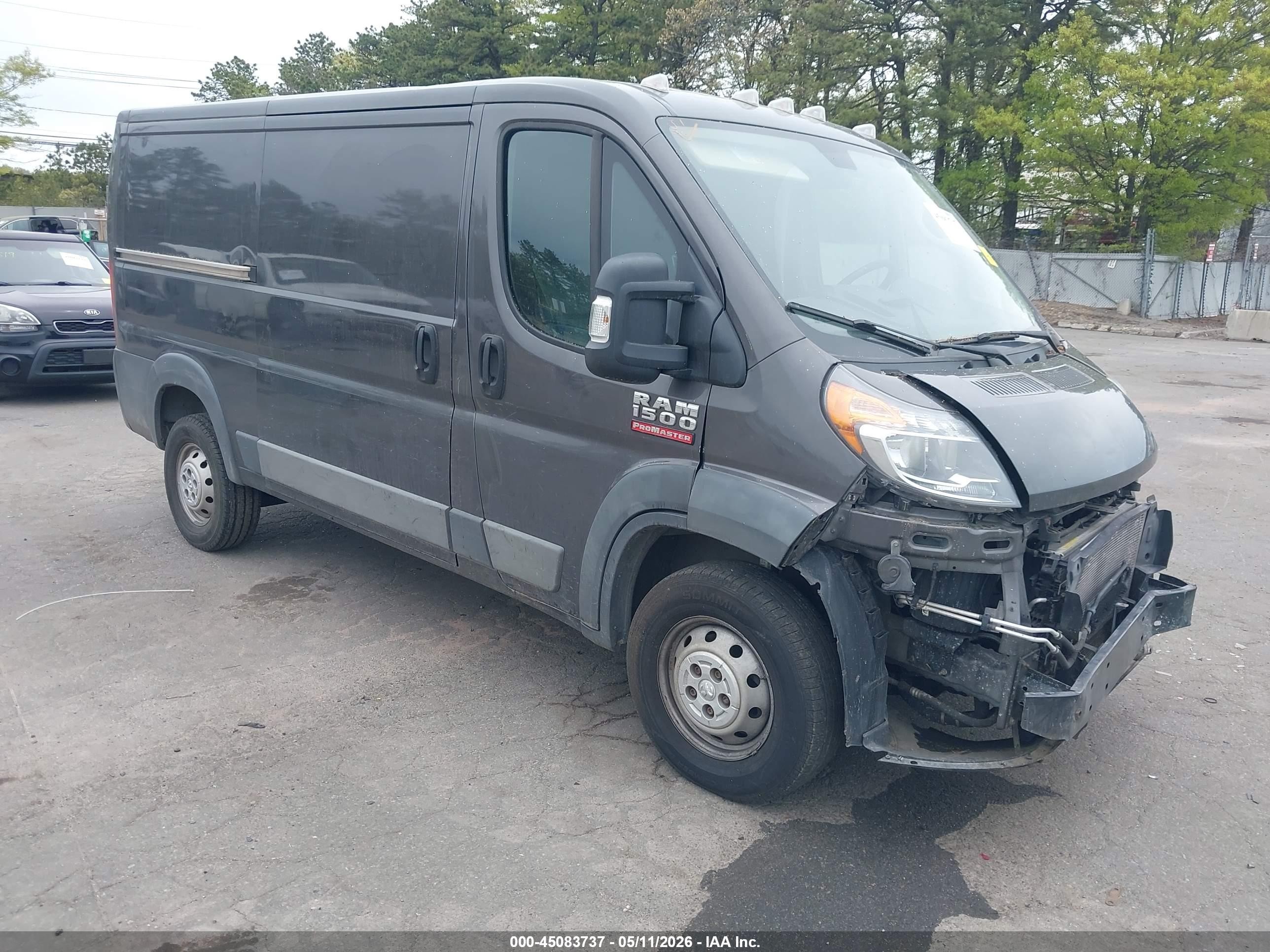 2017 Ram ProMaster Cargo, VIN 3C6TRVAG2HE545316 — Перед