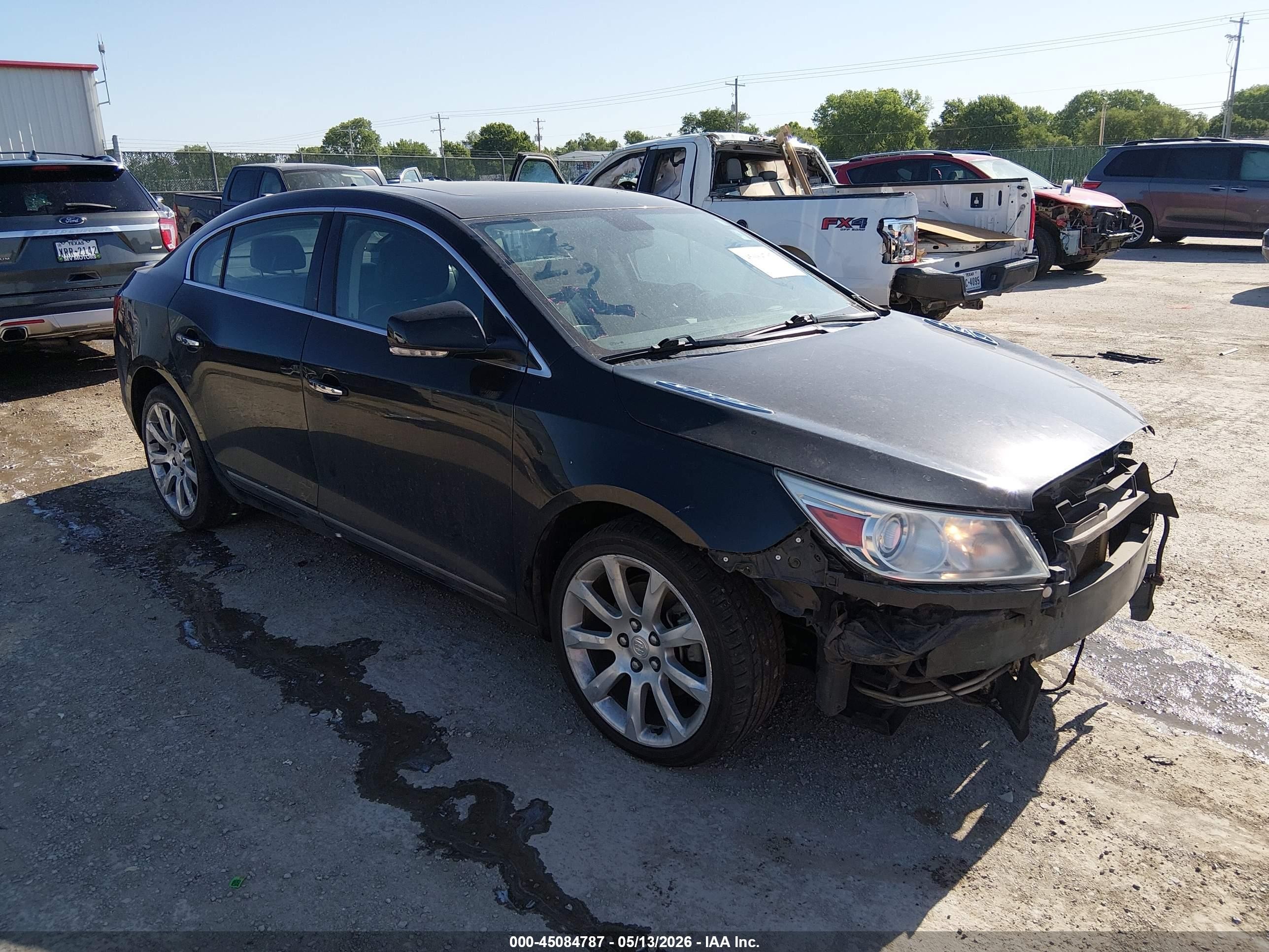 2010 Buick LaCrosse CXS, VIN 1G4GE5EV9AF306089 — Front end