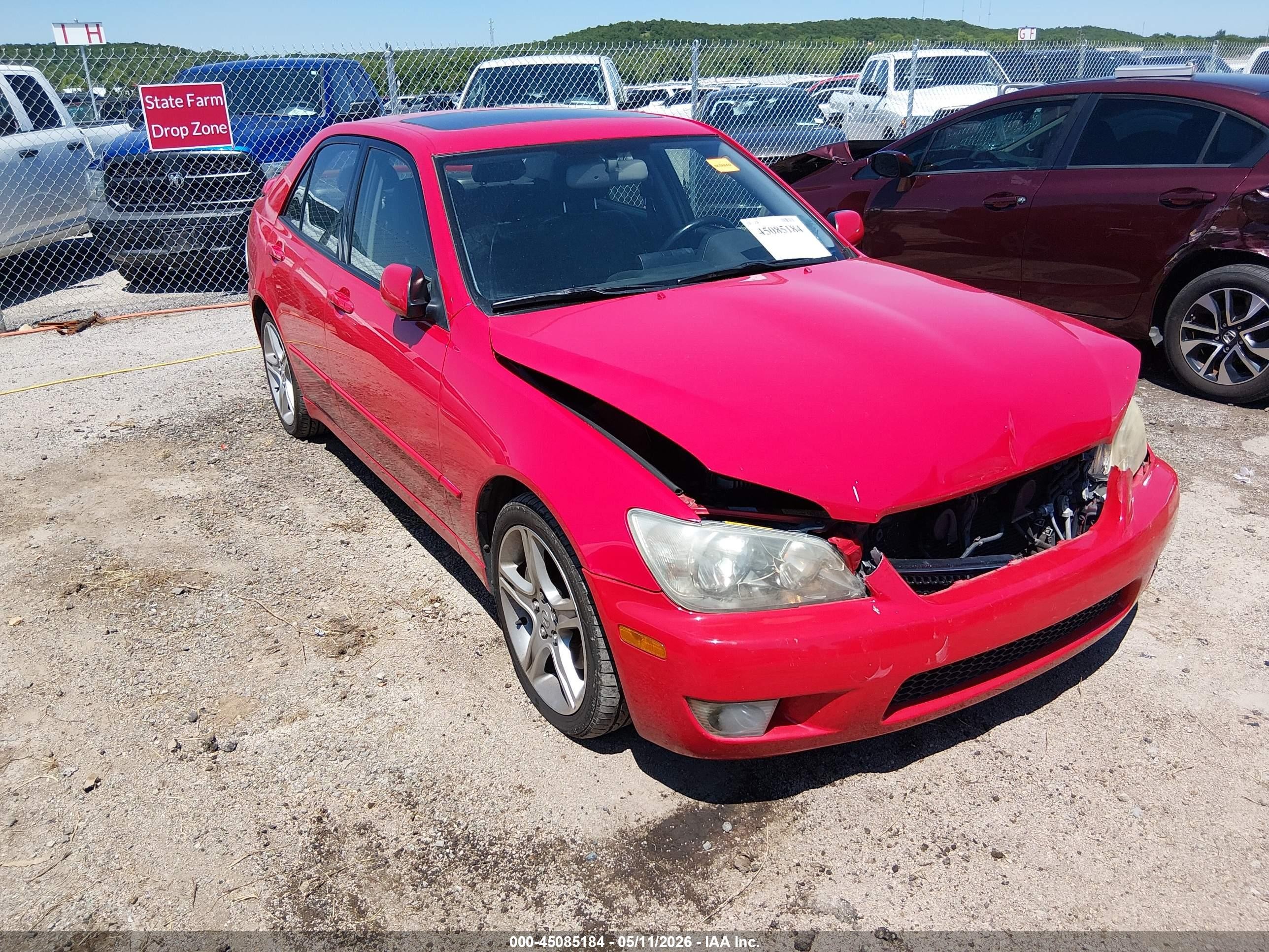 2004 Lexus IS 300/350, VIN JTHBD192340085637 — Front end