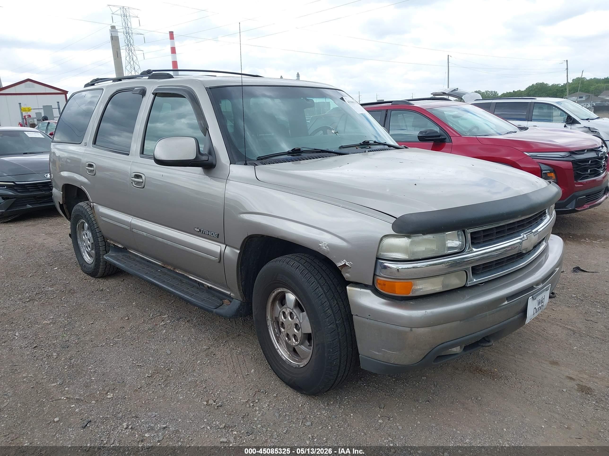 2000 Chevrolet Tahoe LT, VIN 1GNEK13T6YJ112682 — Side