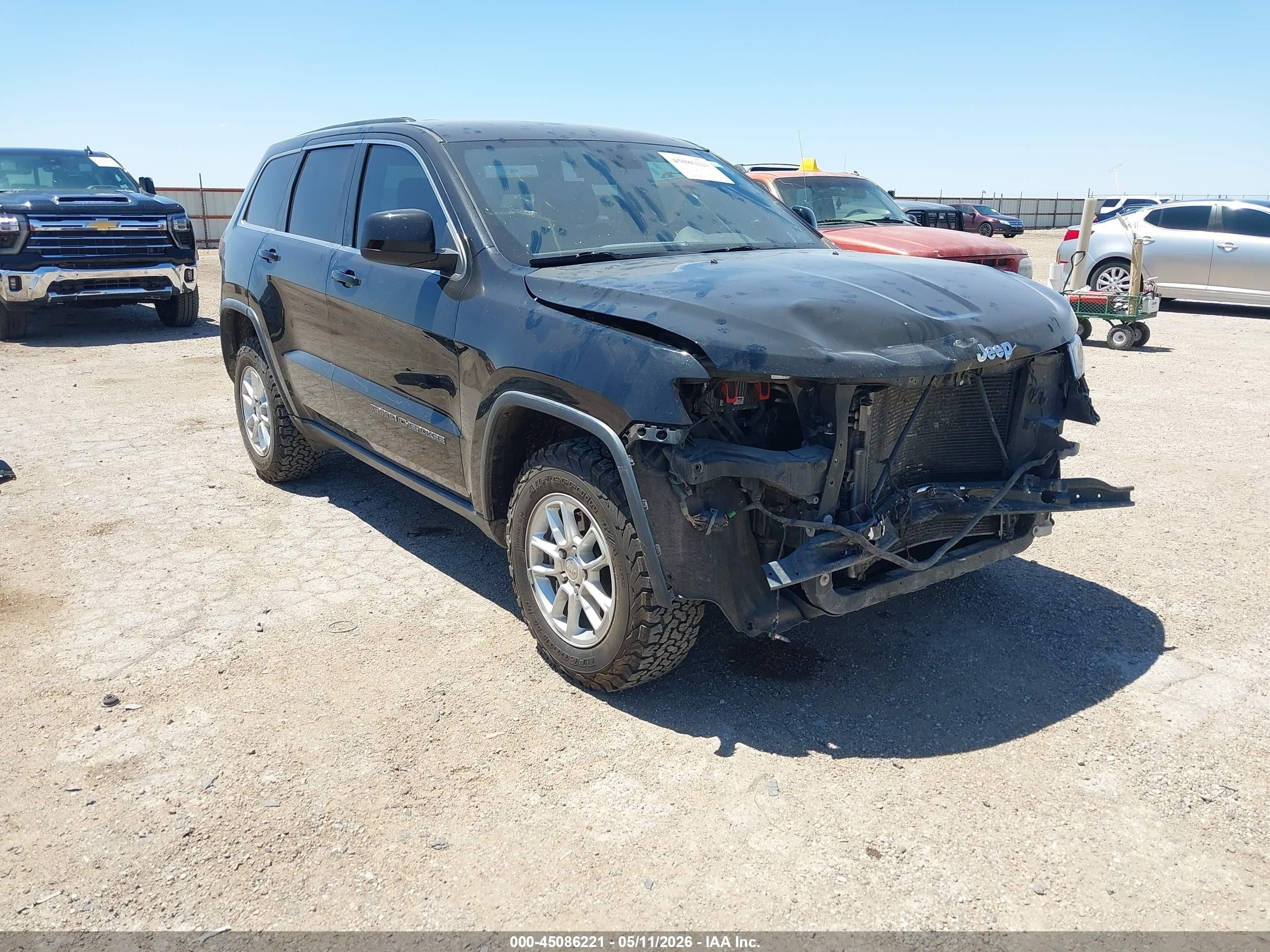 2020 Jeep Grand Cherokee Laredo E, VIN 1C4RJFAGXLC447943 — Front end
