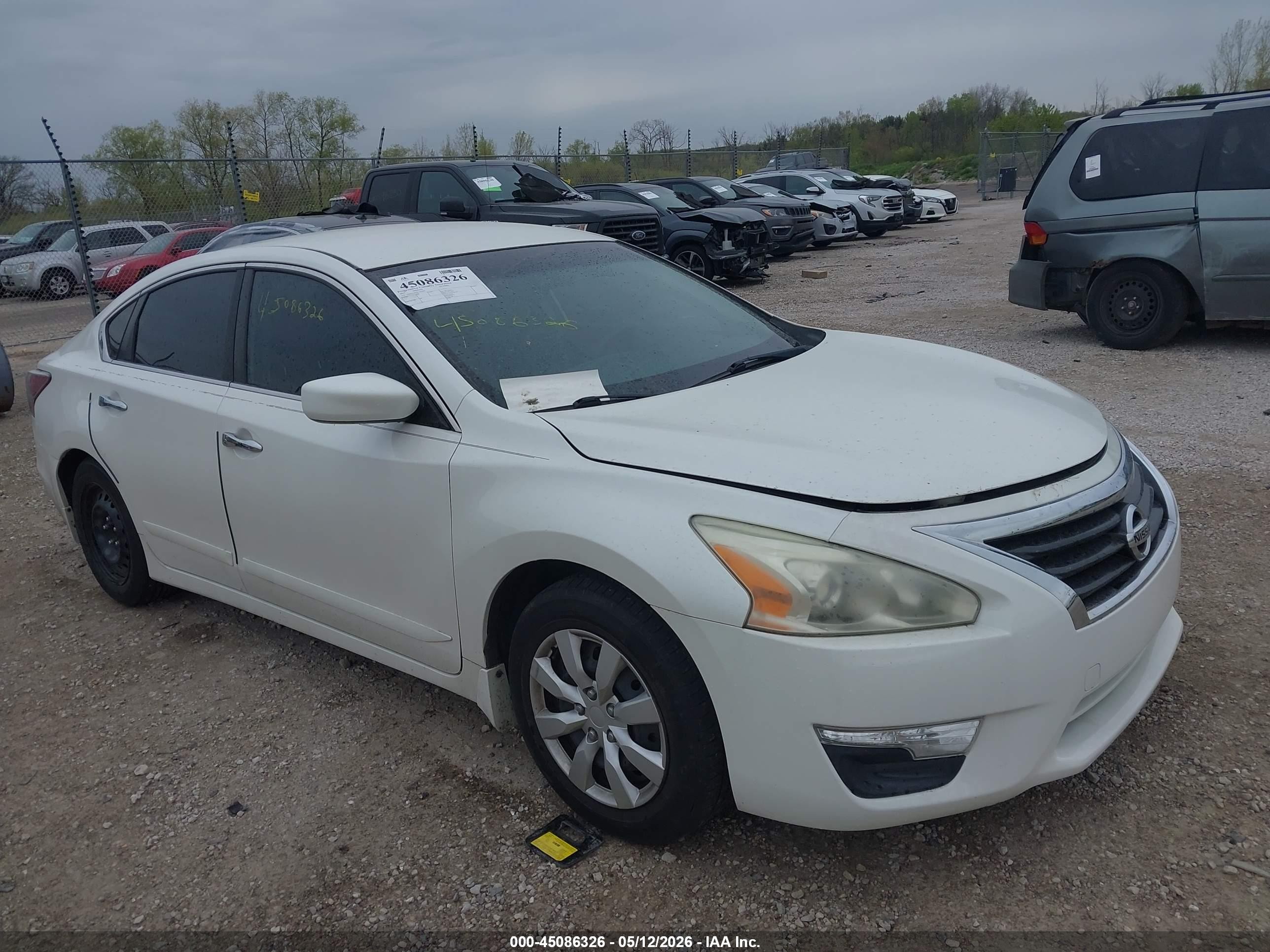 2015 Nissan Altima SV, VIN 1N4AL3AP2FC203803 — Side