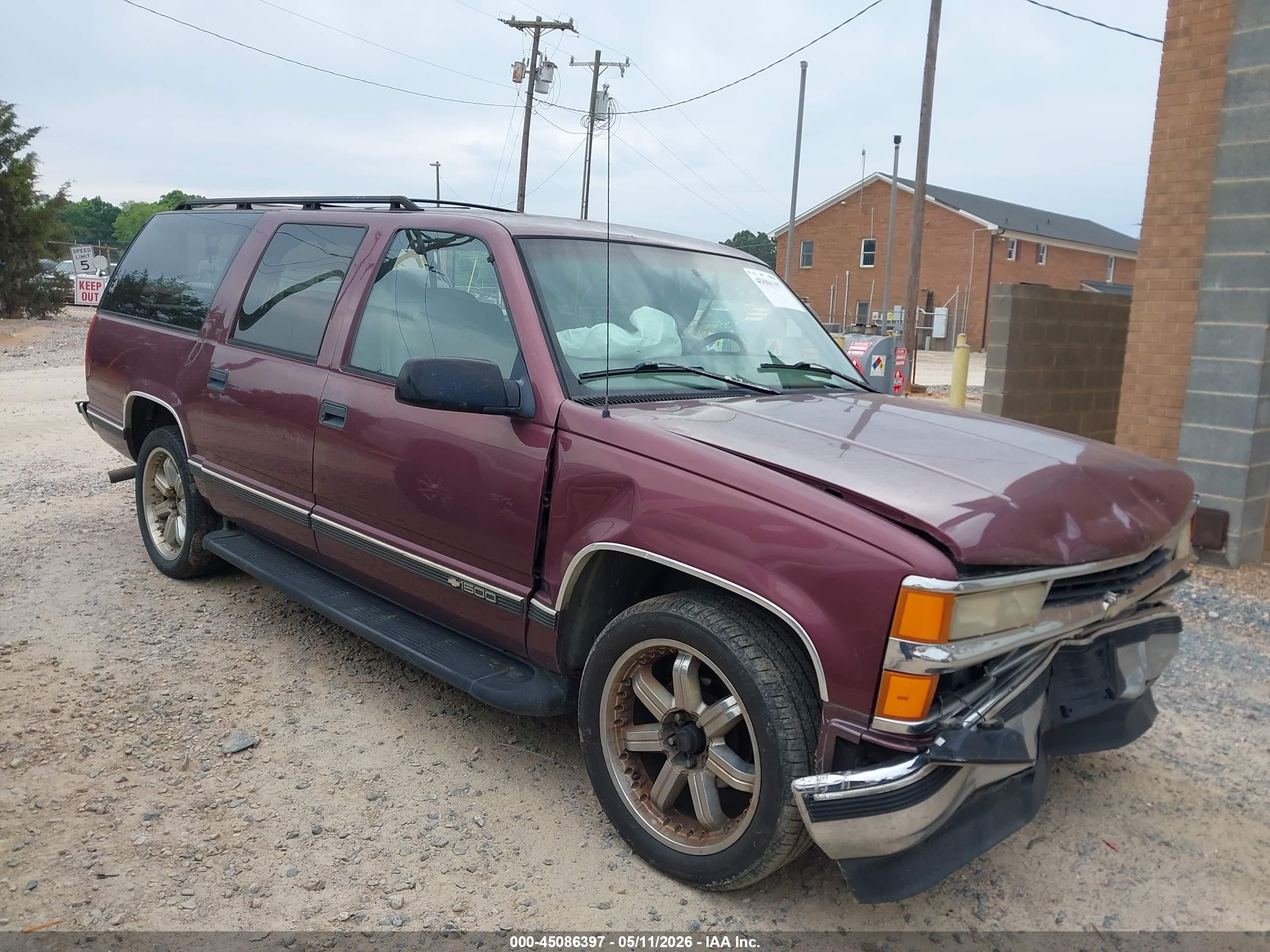 1997 Chevrolet Suburban, VIN 3GNEC16R5VG110271 — All over