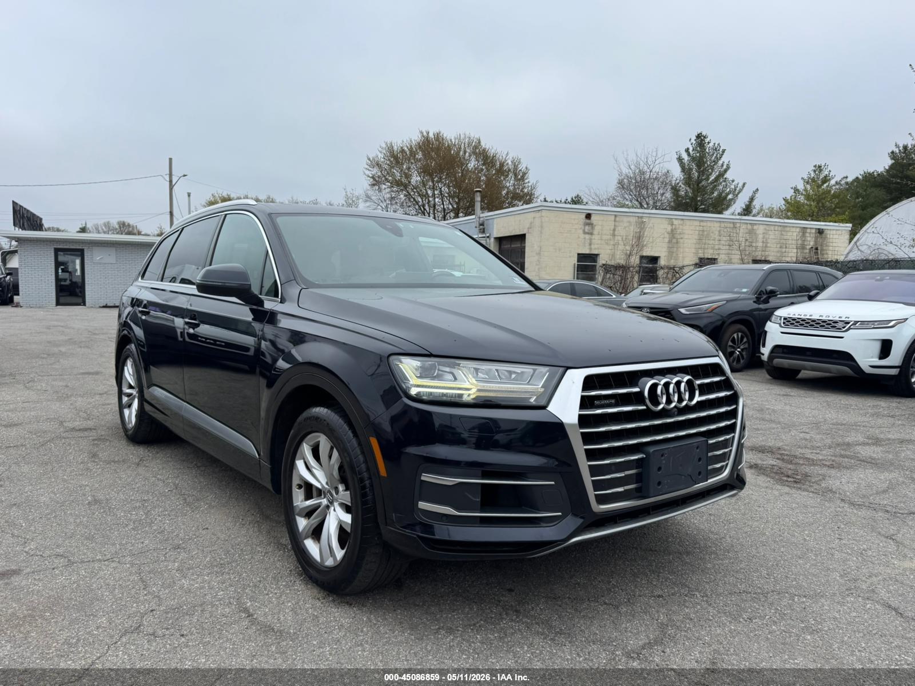 2017 Audi Q7 Premium Plus, VIN WA1LAAF7XHD031470 — Фото с аукциона