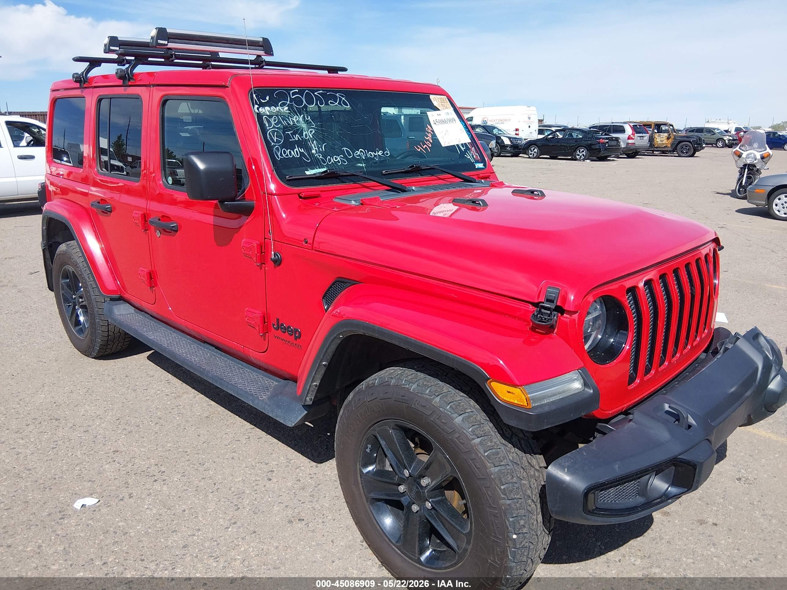 2022 Jeep Wrangler Unlimited Sahara, VIN 1C4HJXEG3NW250528 — Перед